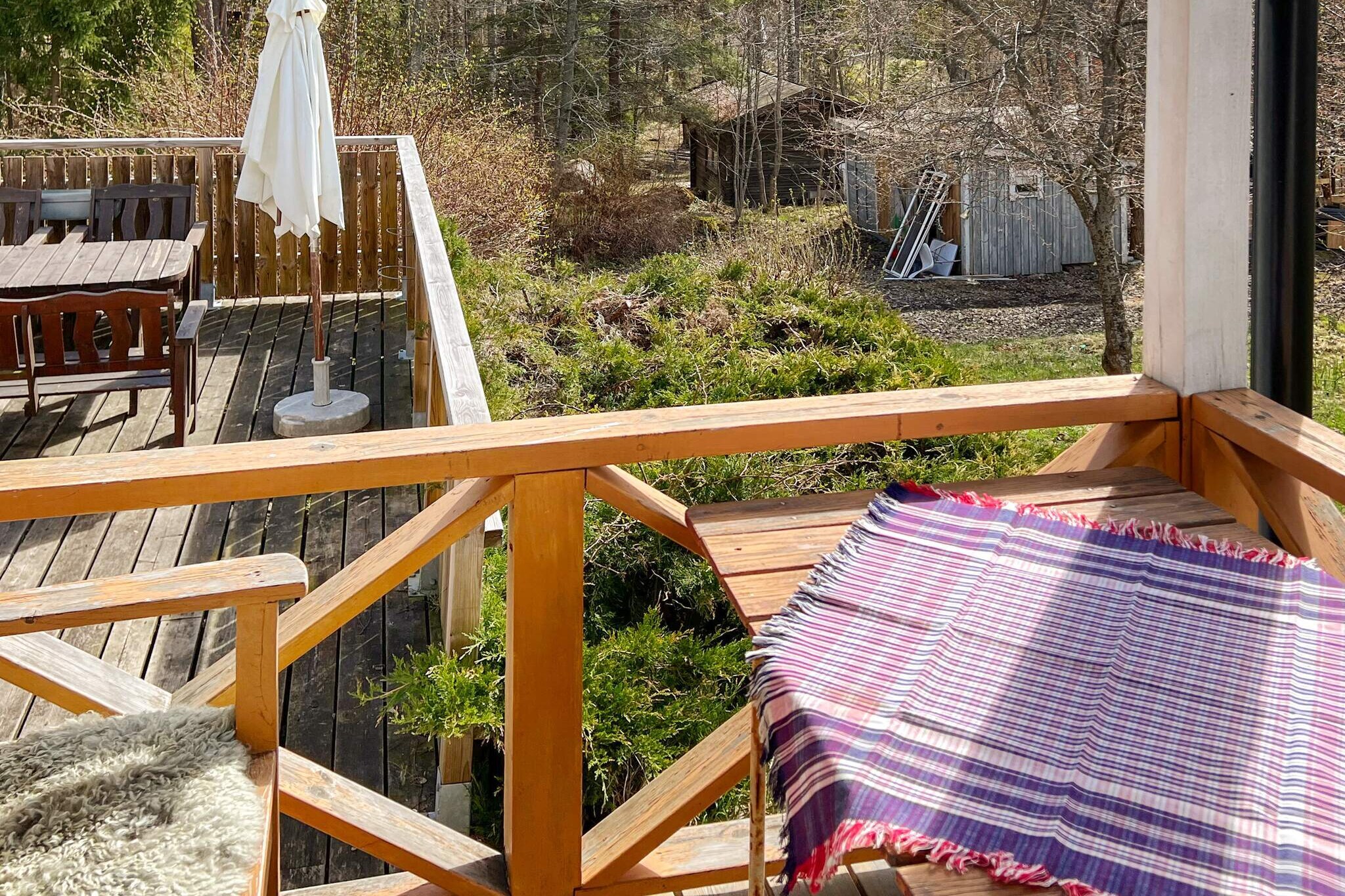 Internet Access DSL, dining room(fireplace), Kitchen(cooker(electric), hood, coffee machine, microwave, dishwasher, fridge-freezer, high chair, water from well), Living/bed room(chromecast), bedroom(double bed), bedroom(double bed), bedroom(2x single bed), bathroom(tumble dryer, washbasin, shower, toilet, washing machine), heating(electric), terrace(garden furniture), air to air heatpump