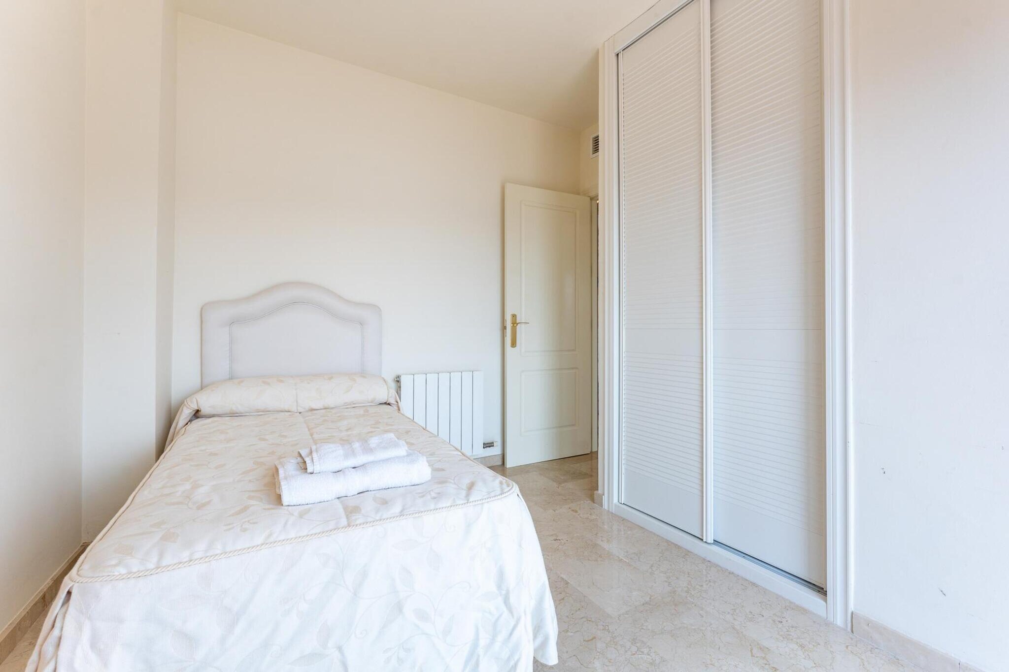 CT 237 GR - Carmenes Dream - Incredible Views-Schlafzimmer