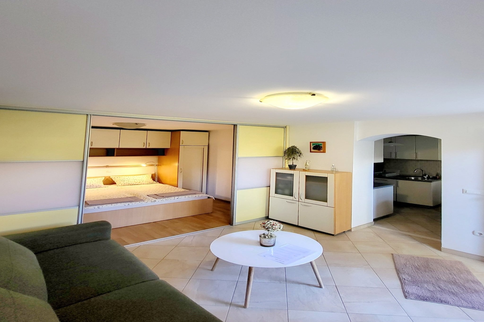 Green Terrace Apartment I - Studio Apartment with Terrace-Eetkamer