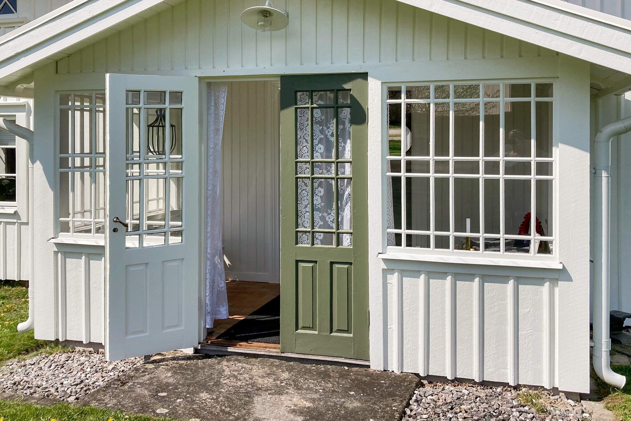 Internet Access DSL, Kitchen(wood cooker, cooker(electric), cooker, coffee machine, dishwasher, fridge-freezer, high chair), Living/bed room(fireplace), bedroom(double bed, cot), bedroom(2x bunk bed, cot), bedroom(double bed), bathroom(washbasin, shower, toilet, washing machine), hood, heating(electric), terrace, garden furniture, parking, water from well