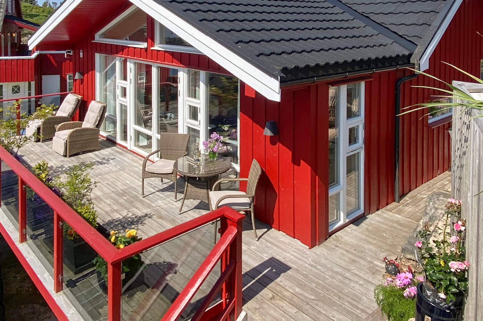 Attractive and beautifully located holiday house for the quality-conscious with an outdoor hot tub. Short distance to good fishing spots. Final cleaning included in the price. Wood-burning stove in the living room/open kitchen with all conceivable equipment. Apple TV: Astra 1 for German channels and Allente for Norwegian and European channels, Netflix and ChromeCast. Internet/WIFI: 50 Mbits. Underfloor heating in all rooms, except the basement living room. 2 bathrooms (1 with rain shower) and 3 bedrooms, the single bed is 80 cm wide, the bunk bed is 120 cm + 90 cm. Basement living room with kitchen, fireplace, dining table, TV, and movie screen with projector. Outdoor hot tub for 4-6 people. Charger for electric car. One small and one large towel for rent: 50 NOK. 30 m to the boat and swimming opportunity from bathing ladder/pier, 3 km to beach. The coastal pearl Sveggesundet offers great fishing and hiking opportunities. Lockable shed for storing fishing equipment/drying fishing clothes. Kayaks for 2 adults and a child can be borrowed at your own risk. Covered filleting bench with light and running water. Boat for rent: 18 feet with 50 HP, GPS/chartplotter/sounder and 6 rod holders + gutting board. 9 km to BÃ¥dalselva with salmon/trout, 11 km to the lake Hosetvatnet twith trout/char, remember fishing license. Day trips: Molde, Ã…ndalsnes with gondola, the fishing village and coastal fort Ergan in Bud, Altanterhavsveien. 10 km to Kristiansund with shopping center, Atlanterhavsbadet, playland, Kvernberget with Sherpa stairs right by the airport, and boat connection to Grip.