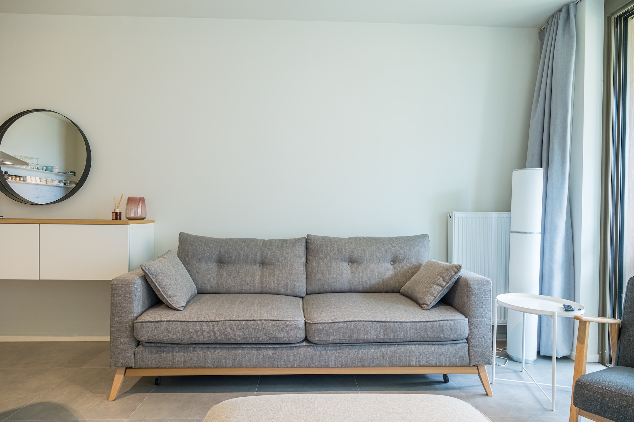 Ground floor: (Living room(double sofa bed(twin duvet, 140 x 190 cm), TV, dining table, seating area), Kitchen(electric kettle, toaster, coffee machine, oven, microwave, dishwasher, fridge, fridge-freezer, Juicer), bedroom(double bed(twin duvet, 160 x 200 cm)), bathroom(shower), toilet(guest toilet), bicycle room, storage, Internet access, terrace, lift)