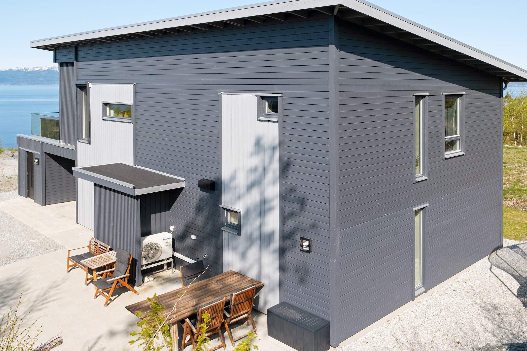 Modern, comfortable holiday home in the heart of the Trondheimsfjord on Inderøya's west side. Magnificent view of the beautiful fjord landscape. Quiet, sunny and child-friendly plot. Rich sea fishing in the fjord, boat and motor for hire. The house was built in 2022 on 2 floors and appears to be very comfortable. The 1st floor has a TV room, bathroom and 3 bedrooms, each with a double bed. The 2nd floor has a living room with kitchen, bathroom and 2 bedrooms, each with a double bed. In the living room there is a wood stove and. Free internet/WIFI with large capacity, Apple TV and PlayStation. Carport and electric car charger with large charging capacity. Bed linen for rent, NOK 150 per set, incl. two towels. From the holiday house and the terrace, there is a magnificent view of the beautiful fjord landscape. Outdoor furniture and barbecue on the terrace where in the evenings you can enjoy meals and the beautiful sunset in the west. The Beistadfjord is a smaller arm of the fjord from the Trondheimsfjord and the fjord is surrounded by mountainous landscapes and small agricultural settlements. Inderøya is known for its beautiful nature with great hiking terrain for the whole family. Good starting point for day trips by car, 27 km to the town of Verdal, with Stiklestad church, built in 1180 on the spot where St. Olav fell in battle. There are good salmon rivers in Verdal and Stjørdal. 115 km to Trondheim with many sights, shops, and restaurants. Parking space by the house. The fjord is rich in fish. Boat for rent: 21-foot with a 150 hp outboard motor, echo sounder, GPS and chart plotter. The boat is  moored at the floating jetty in the marina 450 m from the house. BOAT AVAILABLE BETWEEN 1 MAY AND 1 OCTOBER.