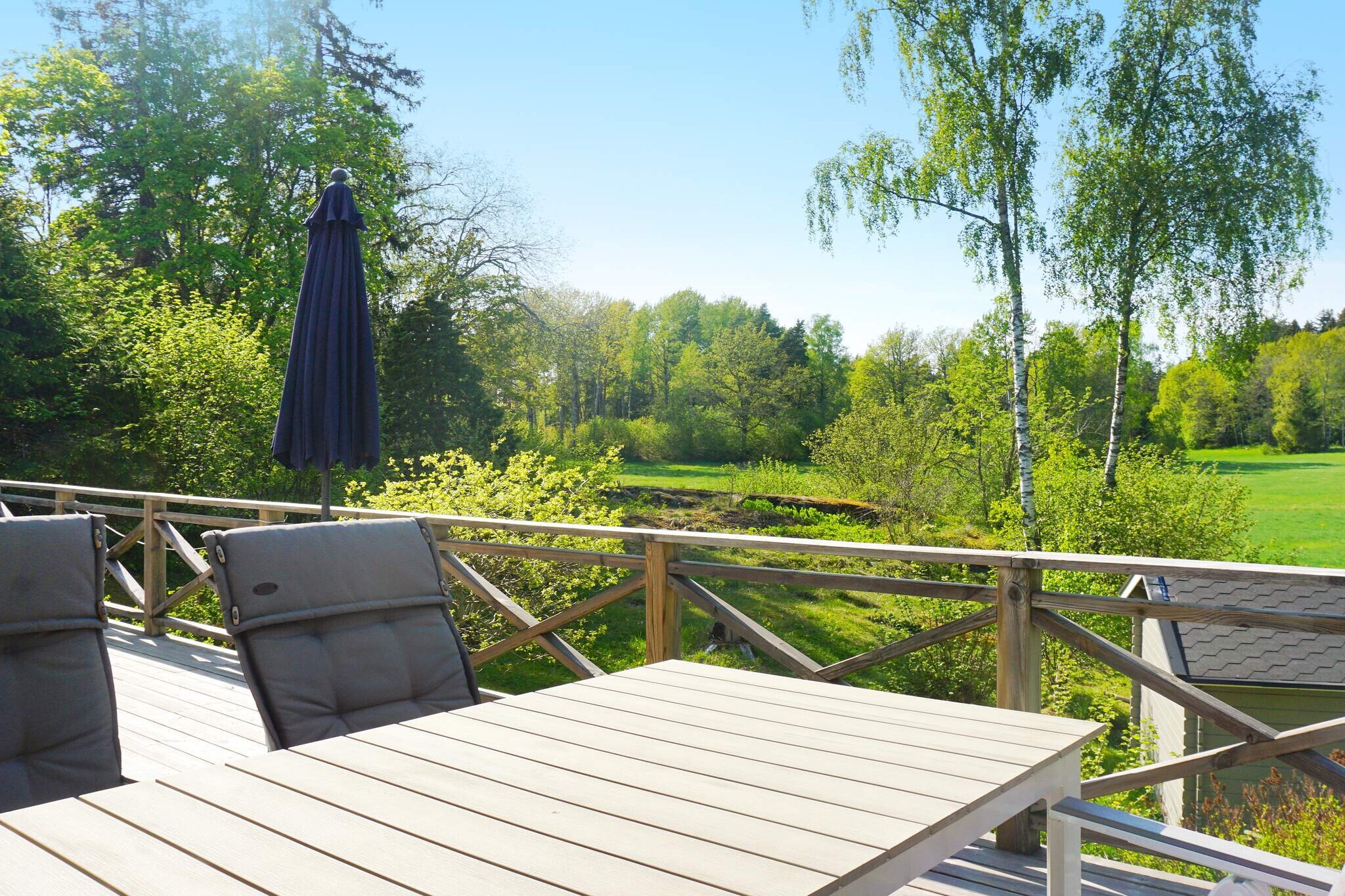 Enjoy a holiday in beautiful NorrtÃ¤lje in this fantastic house with sauna located in quiet and scenic surroundings close to the sea! Green plot with two cottages and patios in several directions - enjoy a cup of coffee to the chirping of the birds and a beautiful view of the beautiful surroundings! With a secluded location, you will find this cabin with an associated guest cabin on a large leafy plot. In the large cabin there is a living room with lovely light coming in from the windows and an exit to the terrace under the roof. Nice kitchen with dining area, peaceful bedroom with double bed where you wake up with a view of nature. Additional bedroom with bunk bed and exit to the large balcony where you can enjoy lovely dinners in the evening sun. The bathroom has a shower, wc, washing machine and a nice sauna with a nice view! A little further down the plot there is a very nice and spacious guest cottage with a double bed, sofa bed and own patio for privacy if desired. In a short walk you reach the sea and a lovely child-friendly sandy beach with a jetty for all those who want to swim. NorrtÃ¤lje is a fantastic summer idyll and the Stockholm archipelago has a lot to offer! Here you have the opportunity to enjoy a holiday where you can combine quiet days with excursions for all possible interests. Central Stockholm with its rich cultural life, GrÃ¶na Lund, Skansen and Junibacken, may also attract. Welcome!