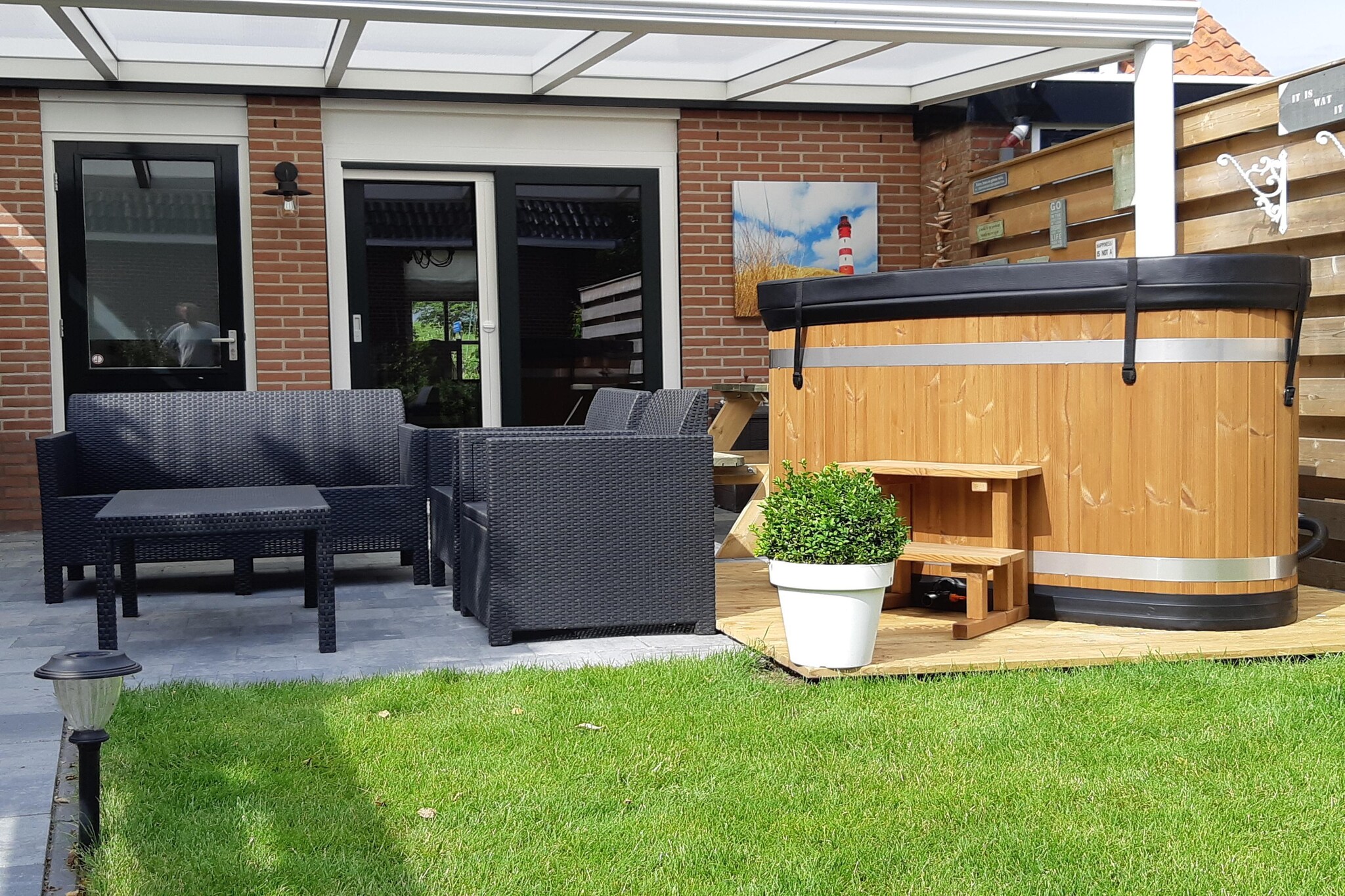 Cottage by Wadden Sea with Scenic Views