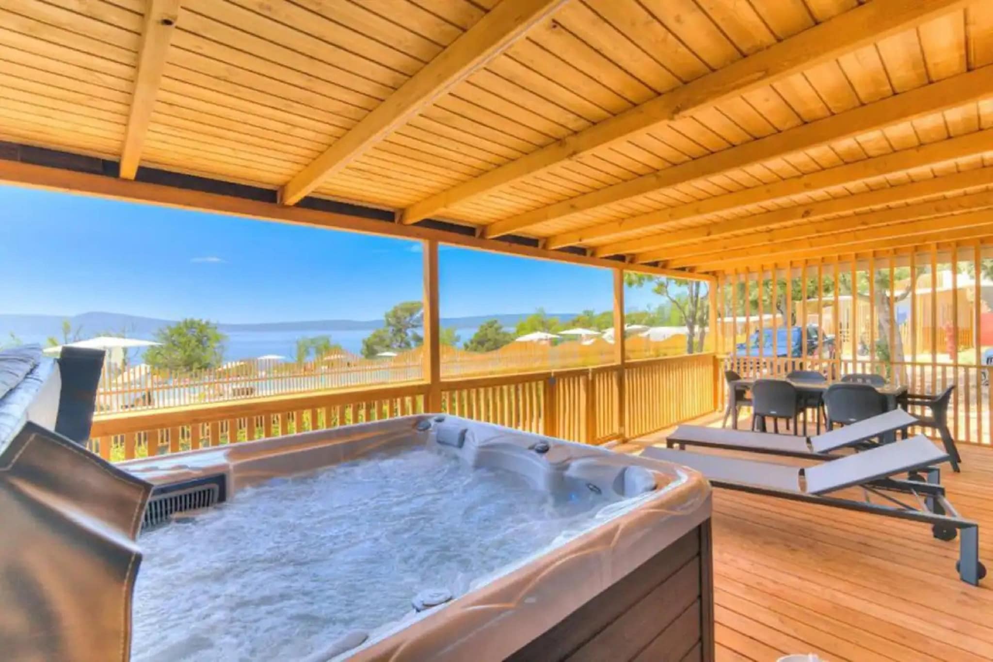 Tasha Premium Mobile Home - Two Bedroom Mobile Home with Terrace and Hot Tub-Spa