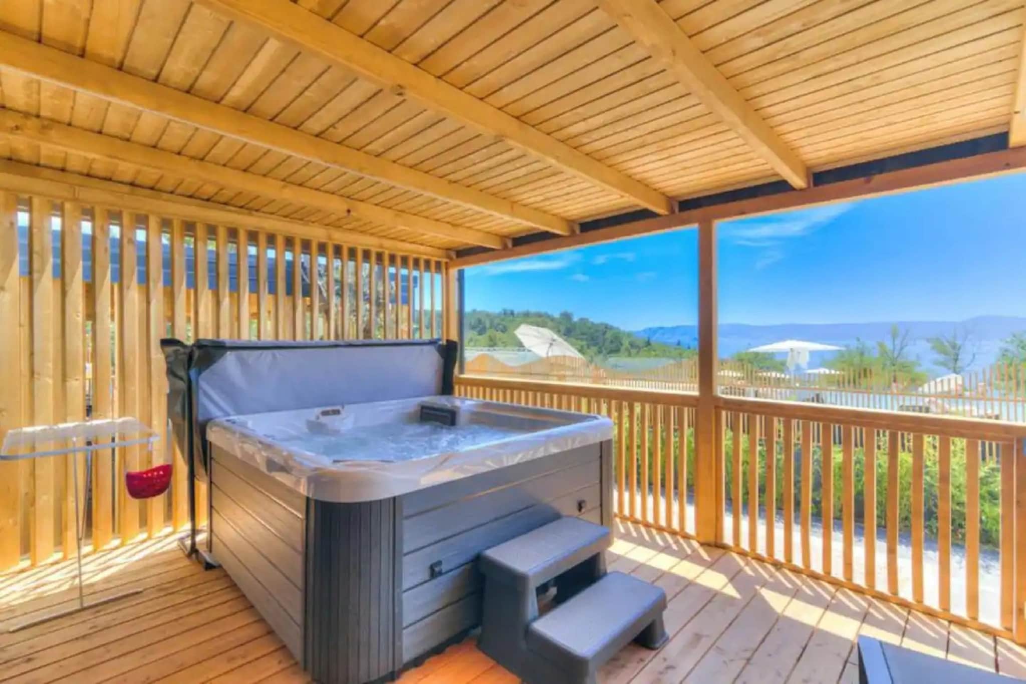 Tasha Premium Mobile Home - Two Bedroom Mobile Home with Terrace and Hot Tub-Spa