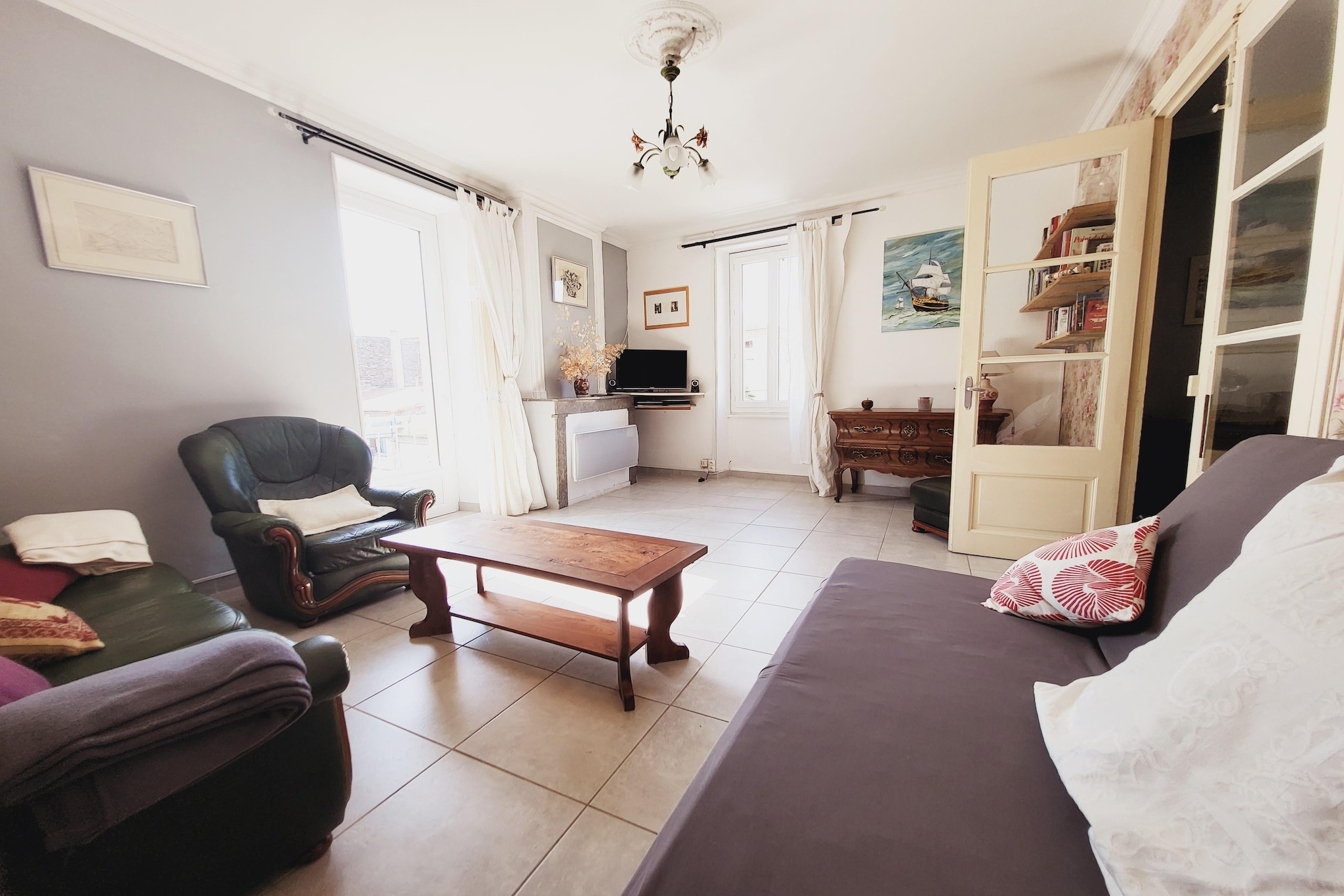 Bright apartment in Saint Ambroix near amenities