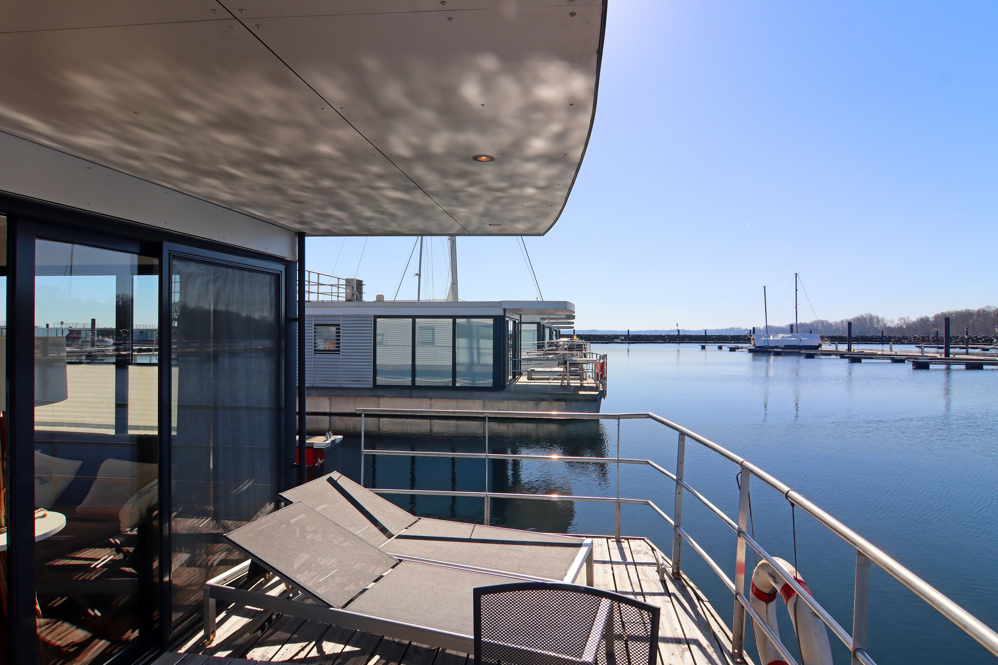 Hausboot Familiy & Friends LP 1 / 3 Personen-Terrasbalkon