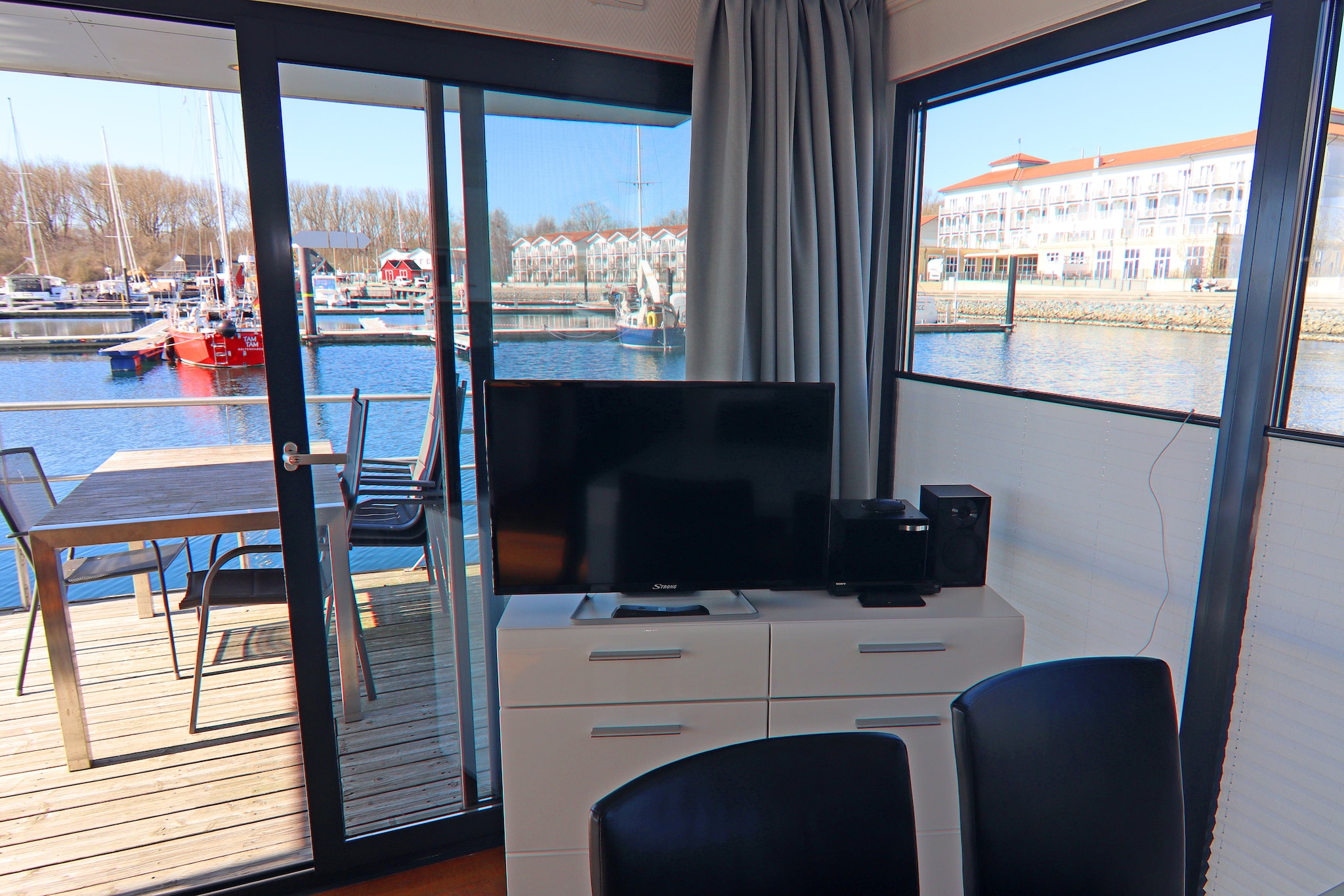 Hausboot Familiy & Friends LP 1 / 3 Personen-Woonkamer