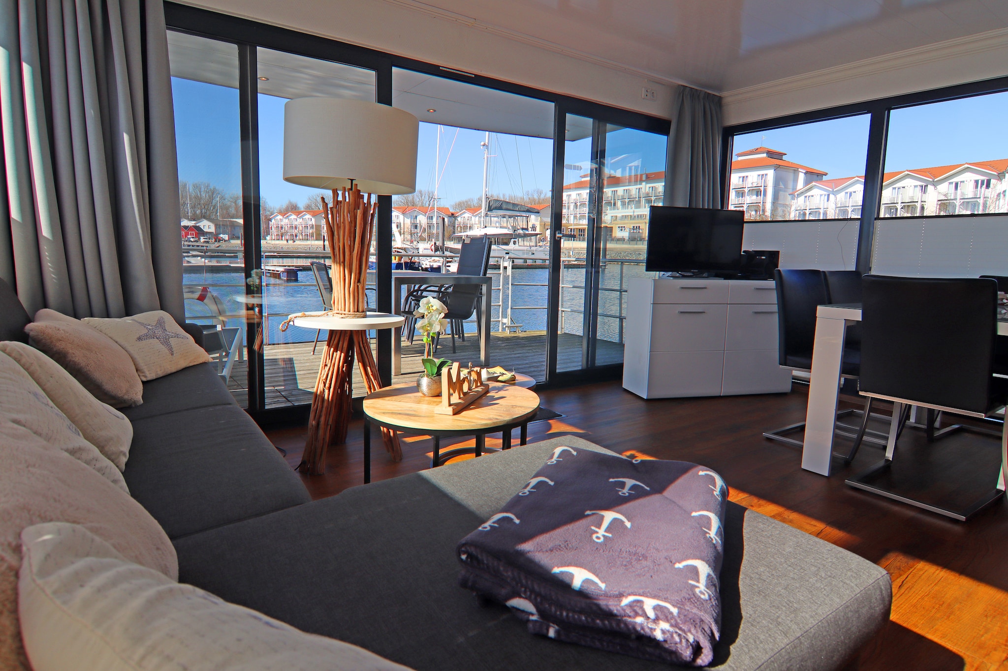 Hausboot Familiy & Friends LP 1 / 3 Personen-Woonkamer