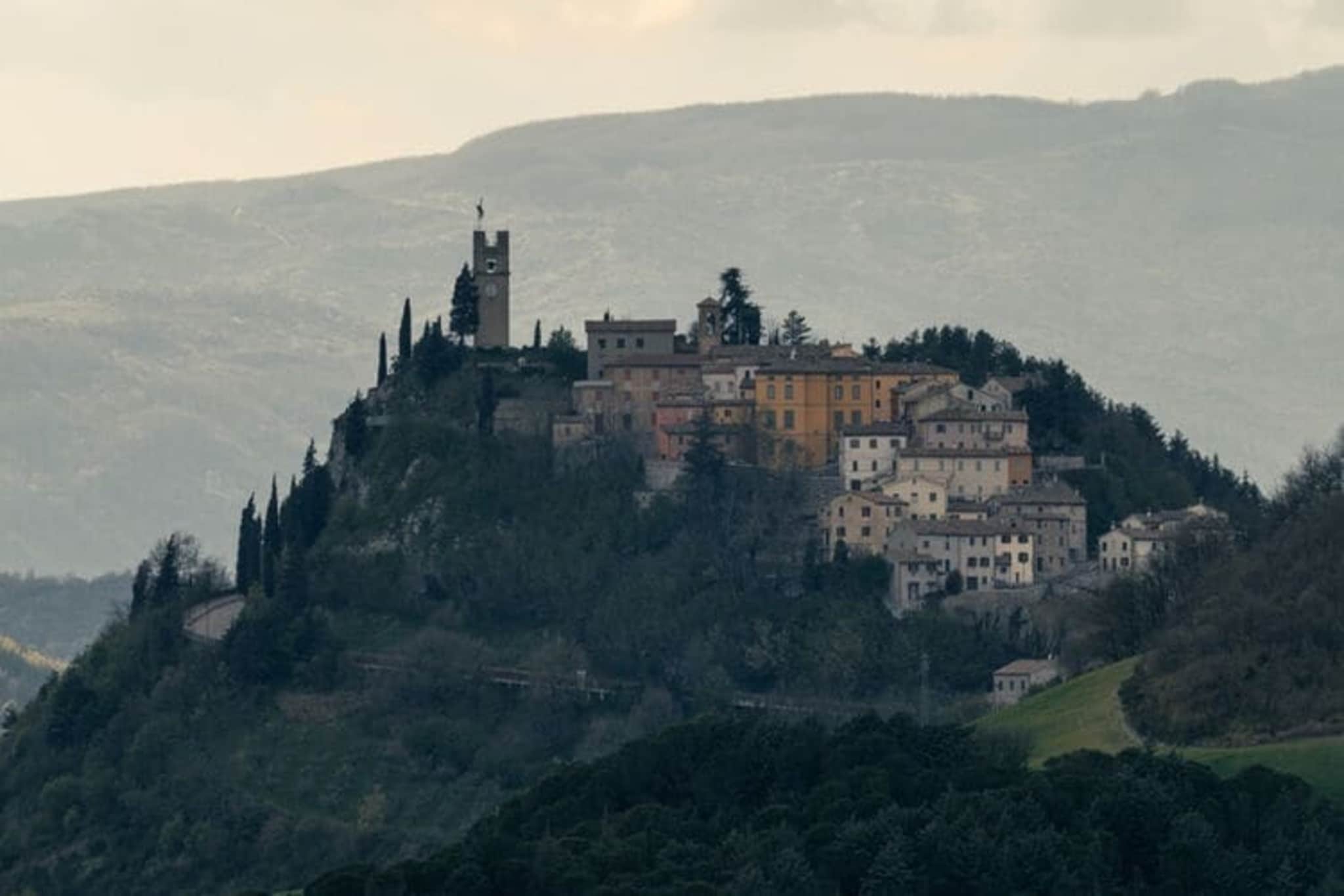 On the 1st floor: (Sitting room(double sofa bed), Large kitchen(cooker, hood, coffee machine, oven, fridge-freezer), bedroom(double bed, TV), bathroom(shower, washbasin, toilet, bidet))\n\ngarden, BBQ, parking