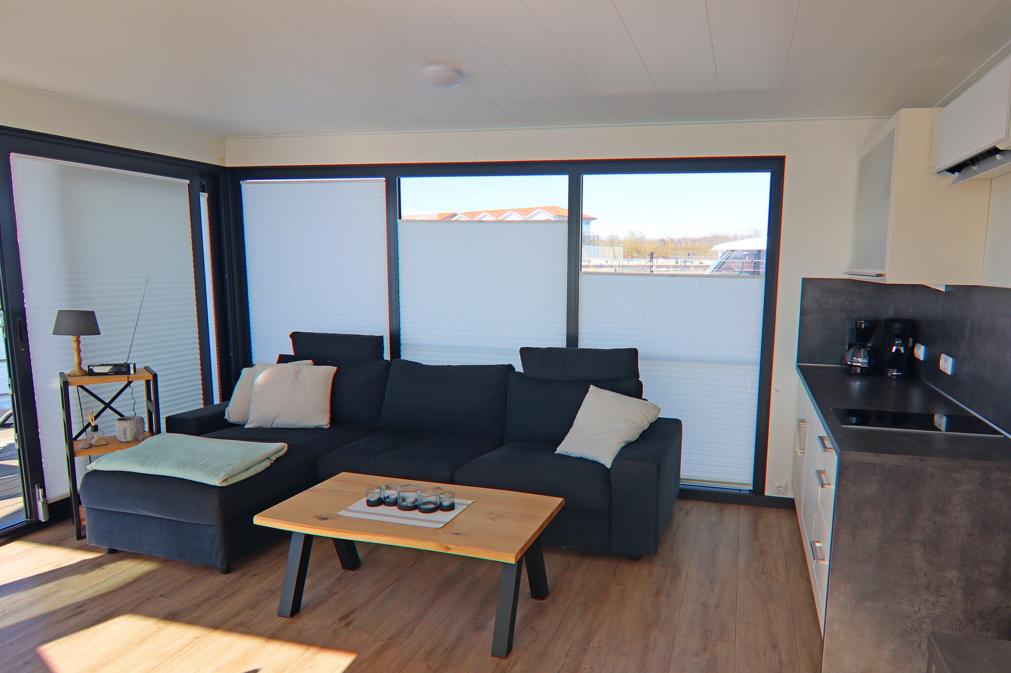 Hausboot Family & Friends mit Hund LP 10 / 3 Personen-Woonkamer