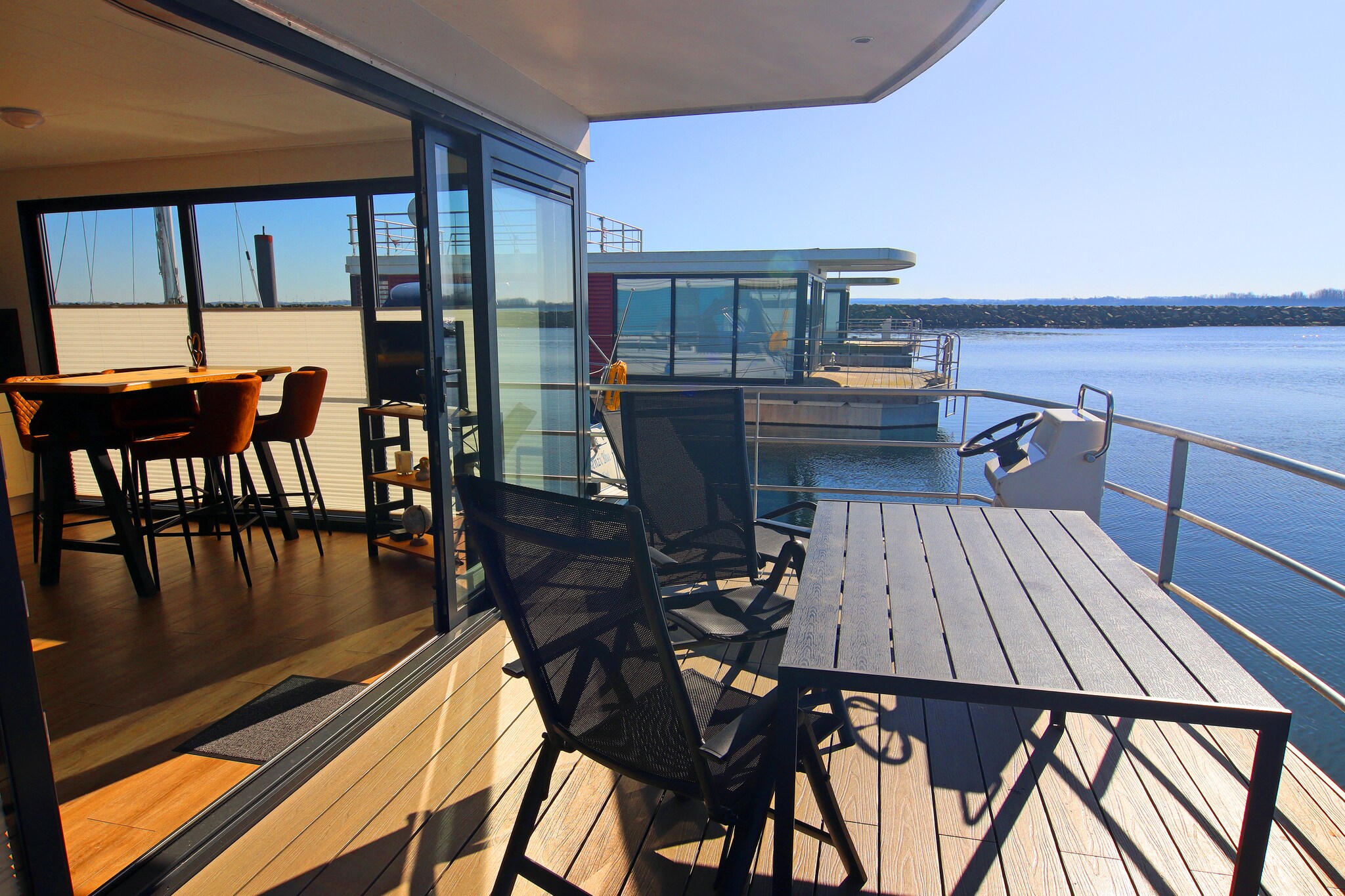 Hausboot Family & Friends mit Hund LP 10 / 3 Personen