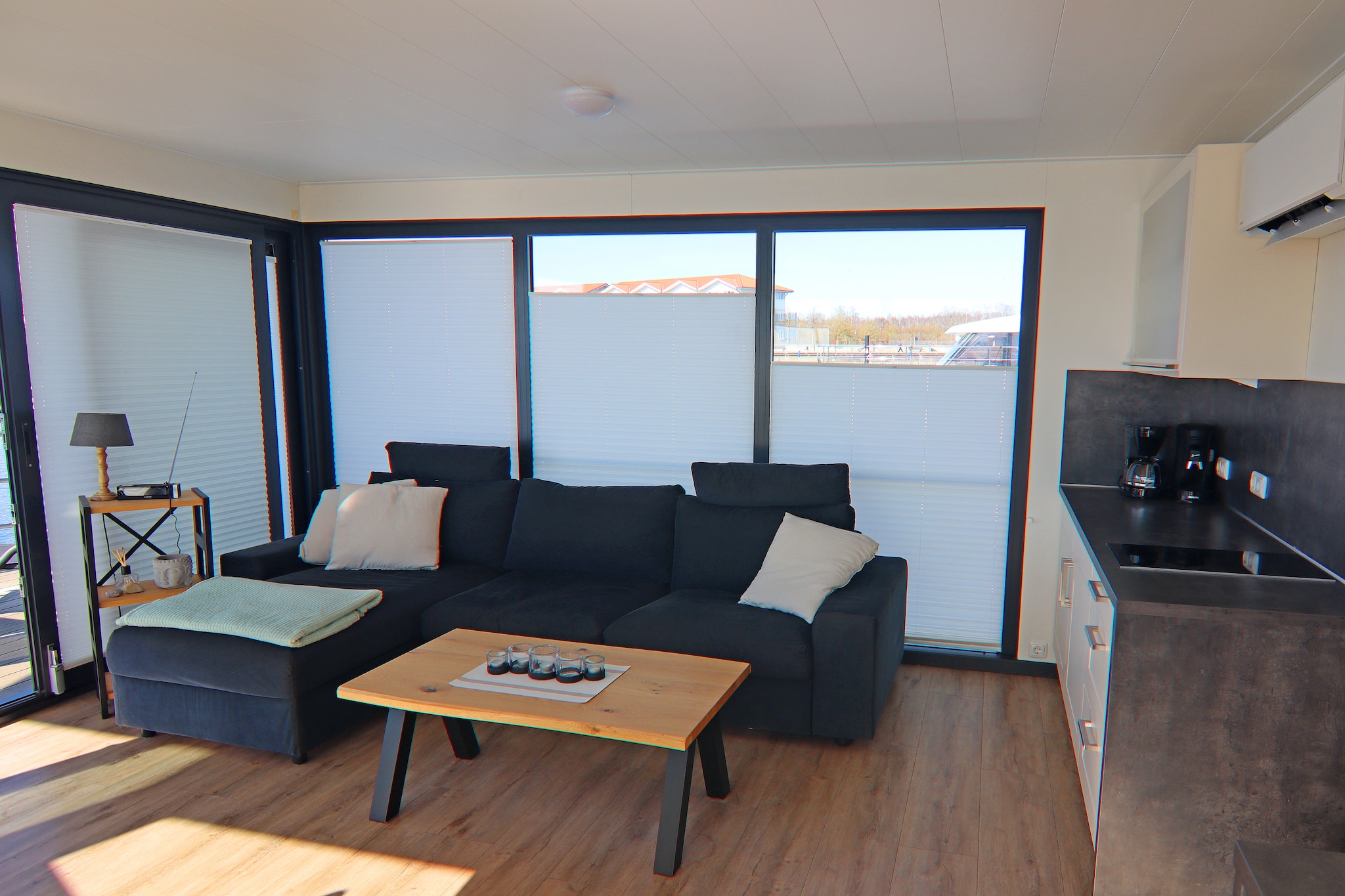 Hausboot Family & Friends mit Hund LP 10 / 4 Personen