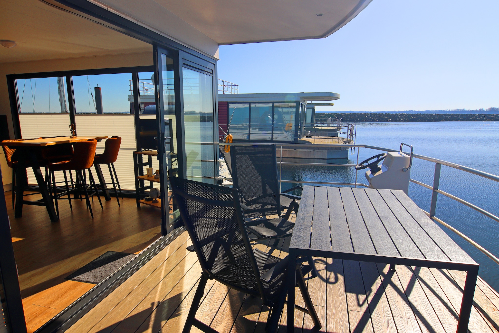 Hausboot Family & Friends mit Hund LP 10 / 4 Personen