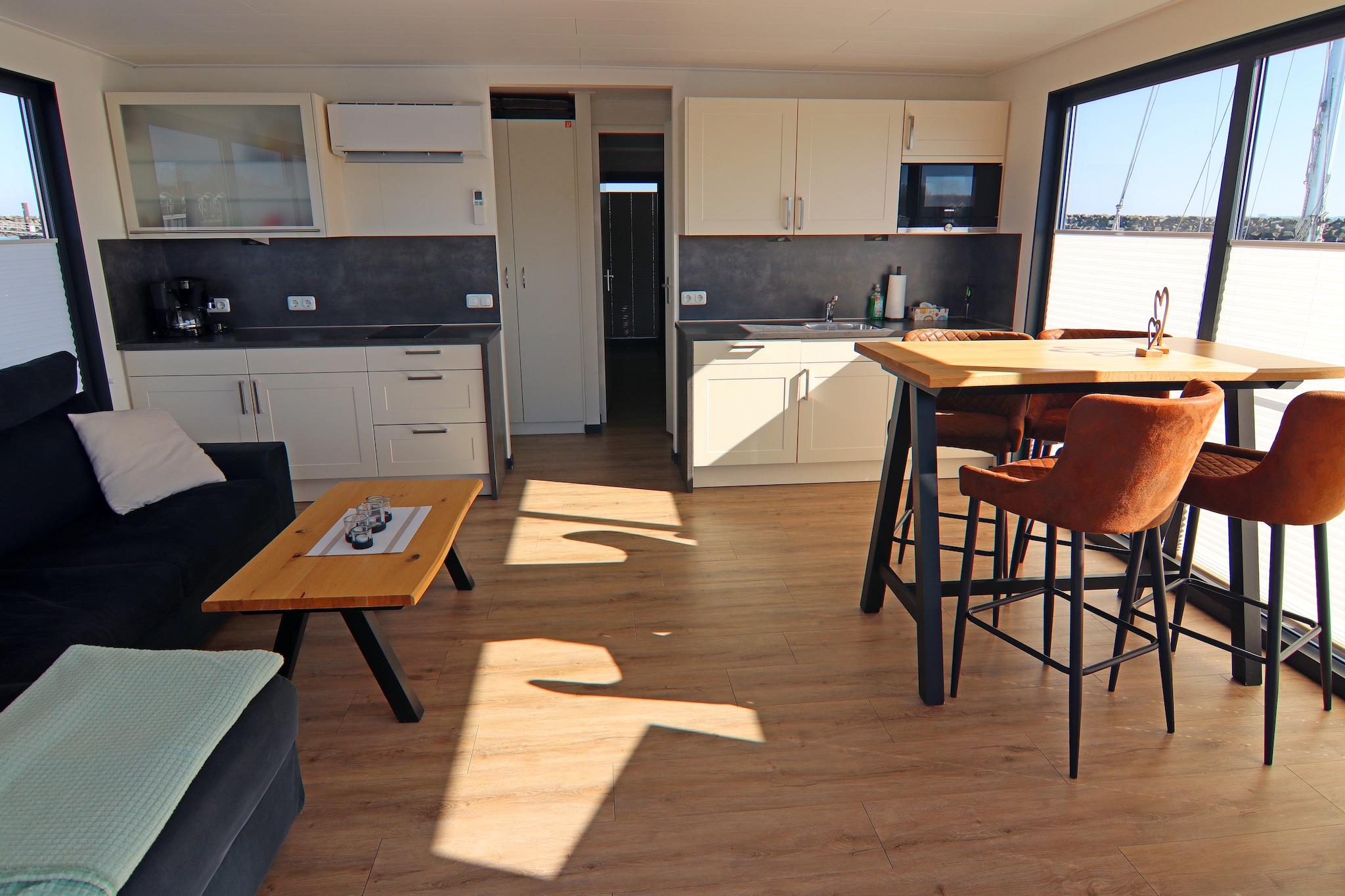 Hausboot Family & Friends mit Hund LP 10 / 4 Personen-Keuken