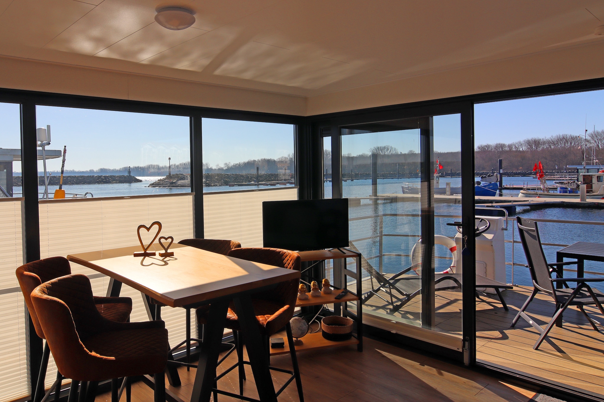Hausboot Family & Friends mit Hund LP 10 / 4 Personen-Woonkamer