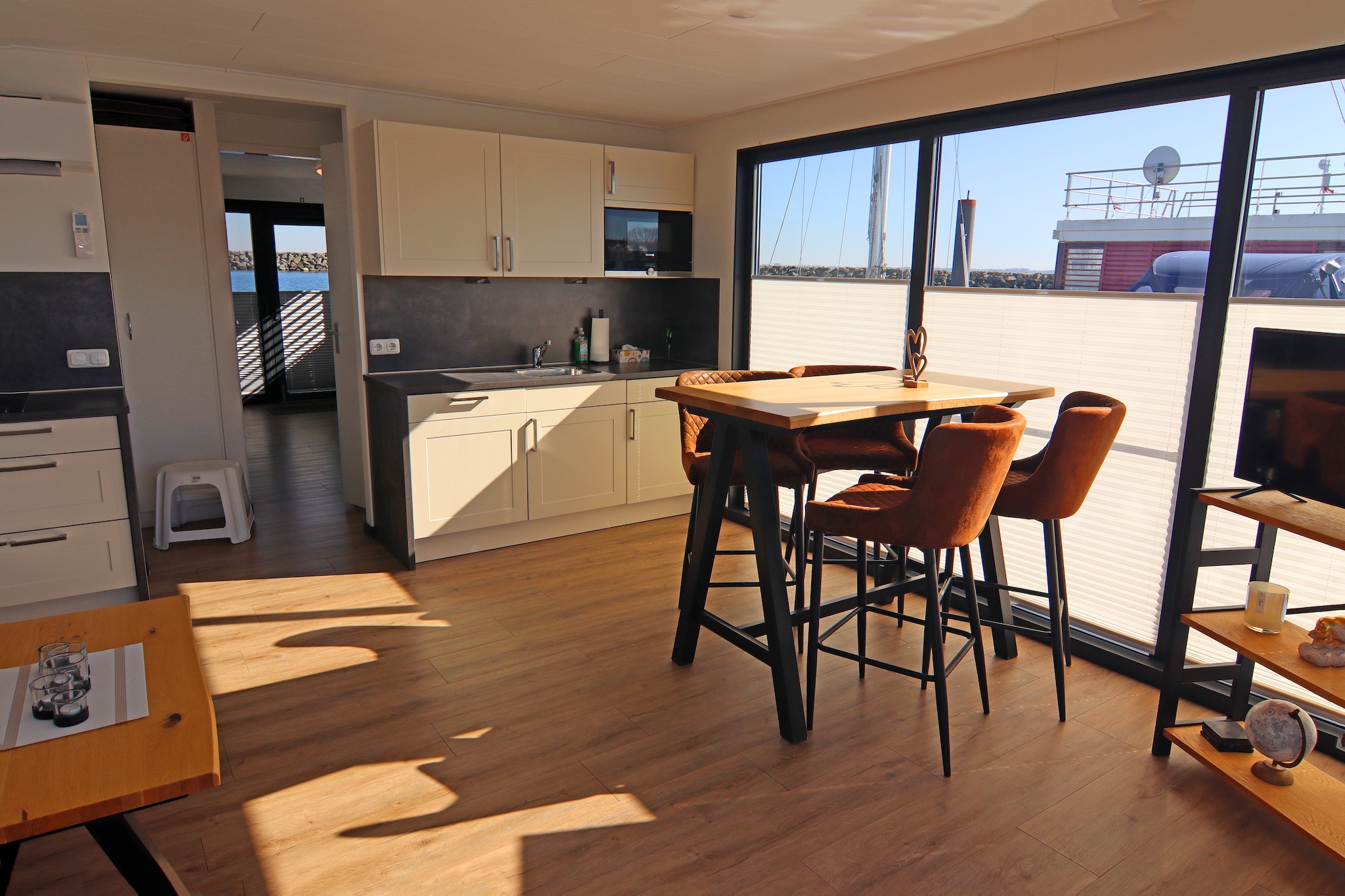 Hausboot Family & Friends mit Hund LP 10 / 4 Personen-Keuken