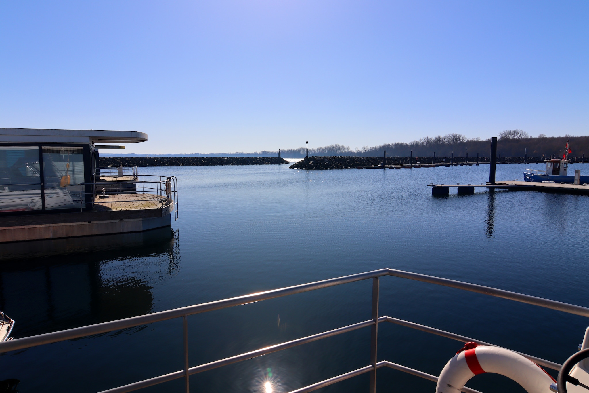 Hausboot Family & Friends mit Hund LP 10 / 4 Personen-Uitzicht winter