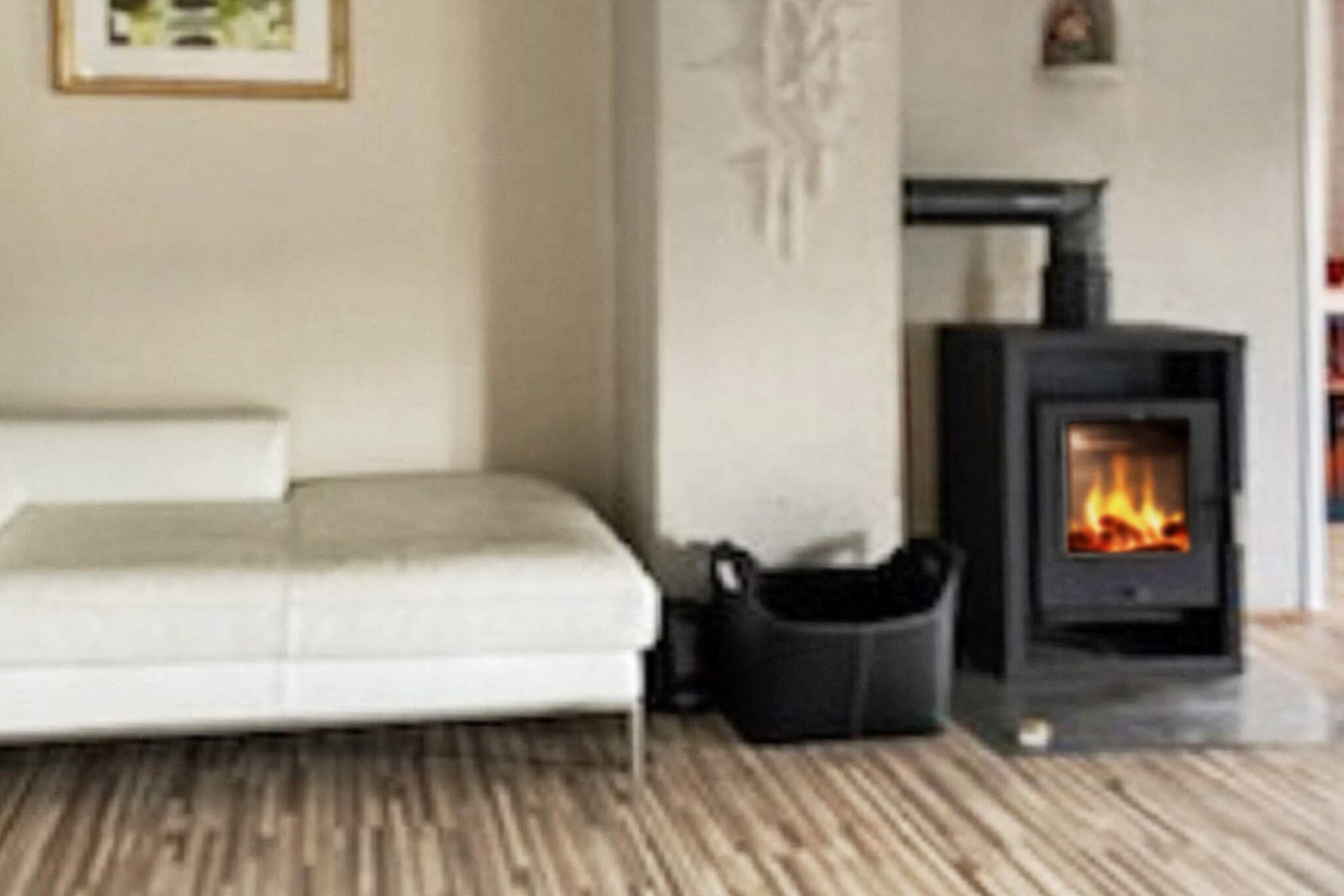 Internet Access DSL, open kitchen(cooker(electric), hood, coffee machine(filter), microwave, dishwasher, fridge, freezer(100-139L), tumble dryer, washing machine), Living/bed room(60 m2)(TV(cable, norvegian TV channels )), bedroom(double bed), bedroom(double bed), bedroom(double bed), bedroom(double bed), bedroom(double bed), bathroom(bathtub or shower, washbasin, toilet), bathroom(washbasin, shower, toilet), heating(electric), terrace(roofed, 30 m2), garden, garden furniture, parking, outdoor fireplace