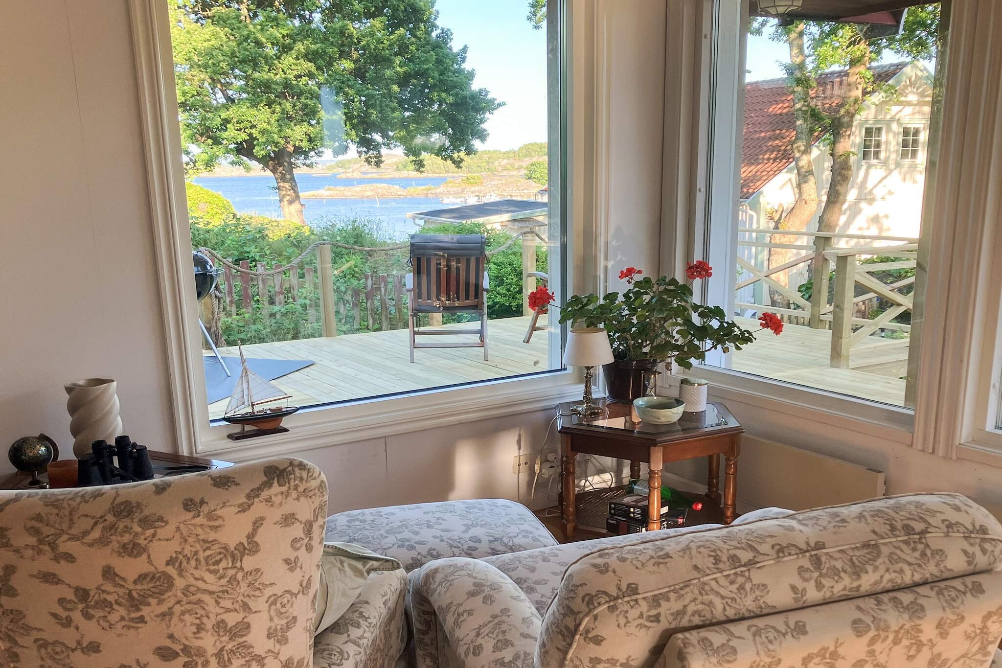8 person holiday home in BRäNNö-By Traum