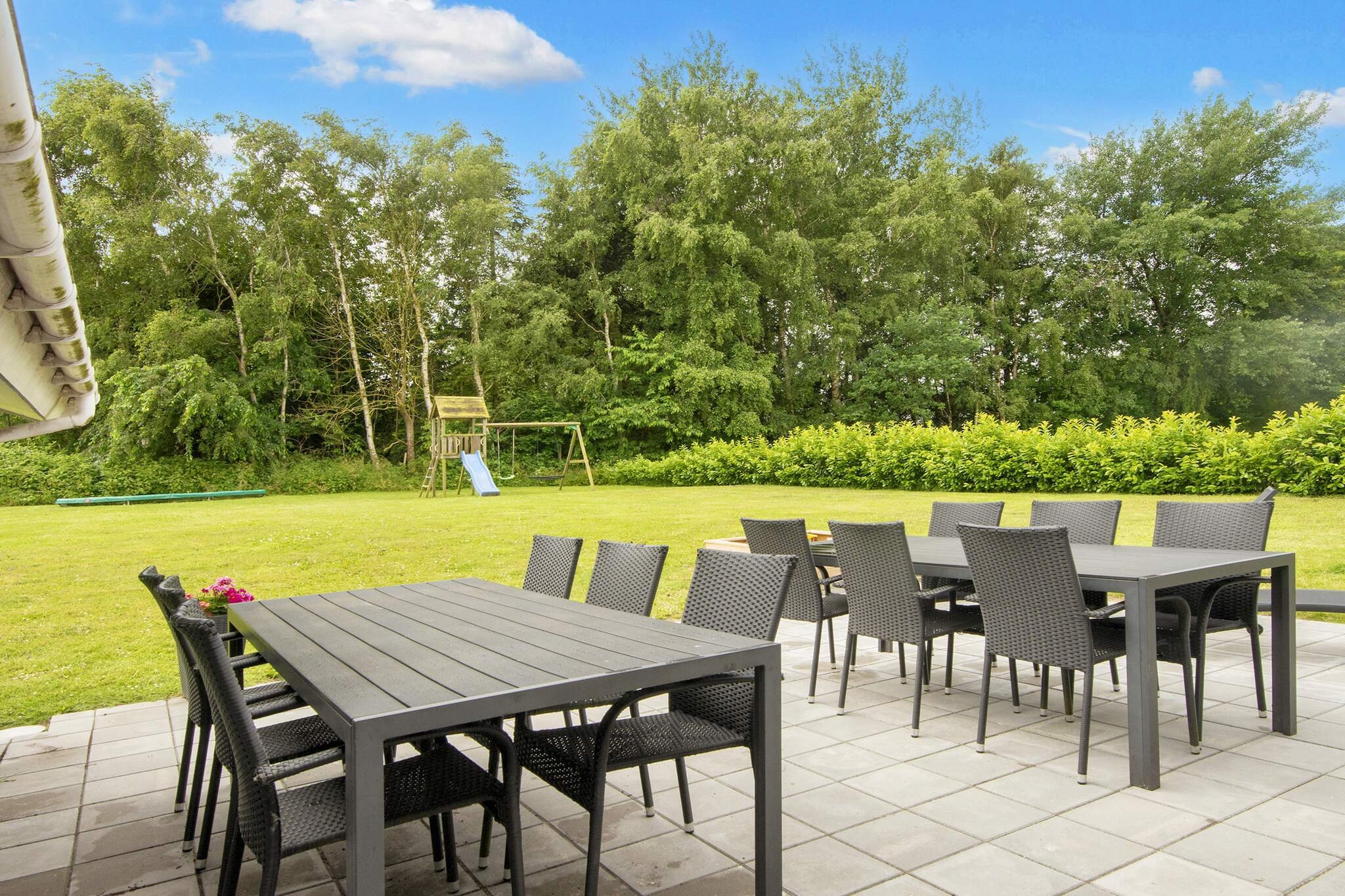 Luxe poolhouse vlakbij het strand