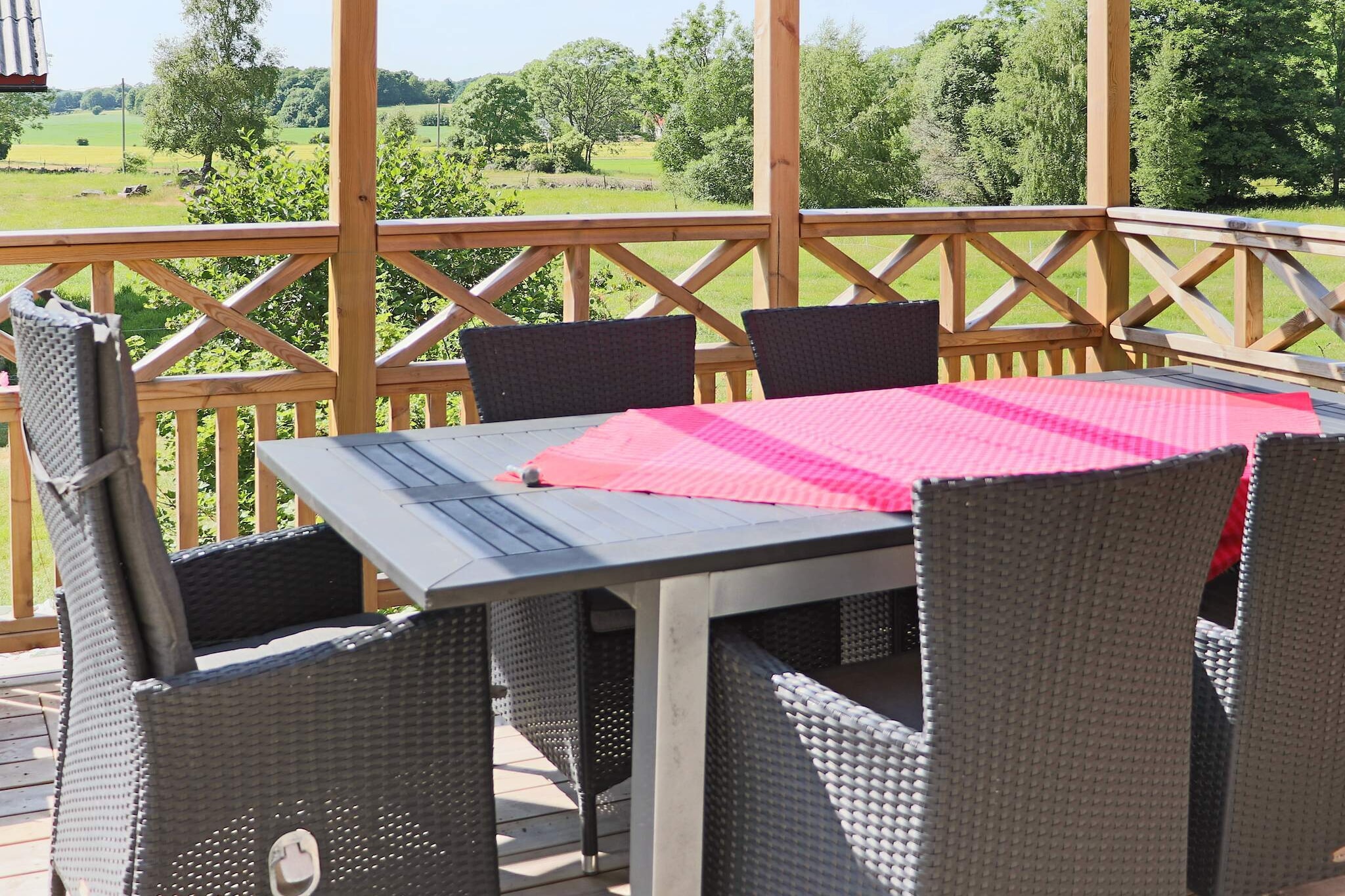 A rural idyll in a beautiful area that is full of wonderful excursion destinations. A newly renovated farmhouse on the owner's farm surrounded by rolling pastures and lush forest groves. Very close by are two small fishing lakes, one of which has a nice little swimming area. A perfect accommodation for the nature lover. From the entrance you enter directly into the heart of the house. There is a modern, open kitchen, a spacious dining table and a relaxation area with a sofa bed and seating. The room has an appealing mix of modern and retro decor. The bathroom has a shower. The sleeping loft has good height and accommodates two single beds. The large terrace has both a dining table and comfortable seating as well as a charcoal grill. Here you can enjoy both your morning coffee and lovely barbecue evenings. With something refreshing to drink, you have a lovely view of the paddocks around the farm. On the farm there are both sheep, chickens and cats, which gives you an extra peaceful view and a natural calm. In the nearby lakes IglasjÃ¶n and SÃ¤msjÃ¶n there is a certain fish stock. Fishing license required. In Lake SÃ¤msjÃ¶n there is a small local swimming area with a jetty and barbecue area. A short drive away is the small town of SkÃ¤llinge and has a larger public bathing area with a sandy beach, jetty, jumping tower, etc. The area where your cabin is located is idyllic and has many nice cycle paths and nice places to visit. There are several golf courses in the area, the closest is HarabÃ¤cken's golf club. Varberg's popular summer town is only about 12 km and GekÃ¥'s large shopping center in Ullared is only a short drive away. A little further away there are Ã…kulla beech forests as a very attractive area. Here there are many nice places to visit and many hiking trails. Visit the Tomb of the Buckstone Man and the Talking Stones of Bexel. Varberg is a real summer town with a throng of people, taverns, cafes and dance halls, everything that belongs to a summer town. The massive Varberg Fortress guards the entrance to the harbor and can be seen from afar. Go on a tour down into the bastions and casemates, follow along from the 13th century to our own time. Good to know If you add bed linen to your booking, one large and one small towel per person is included.