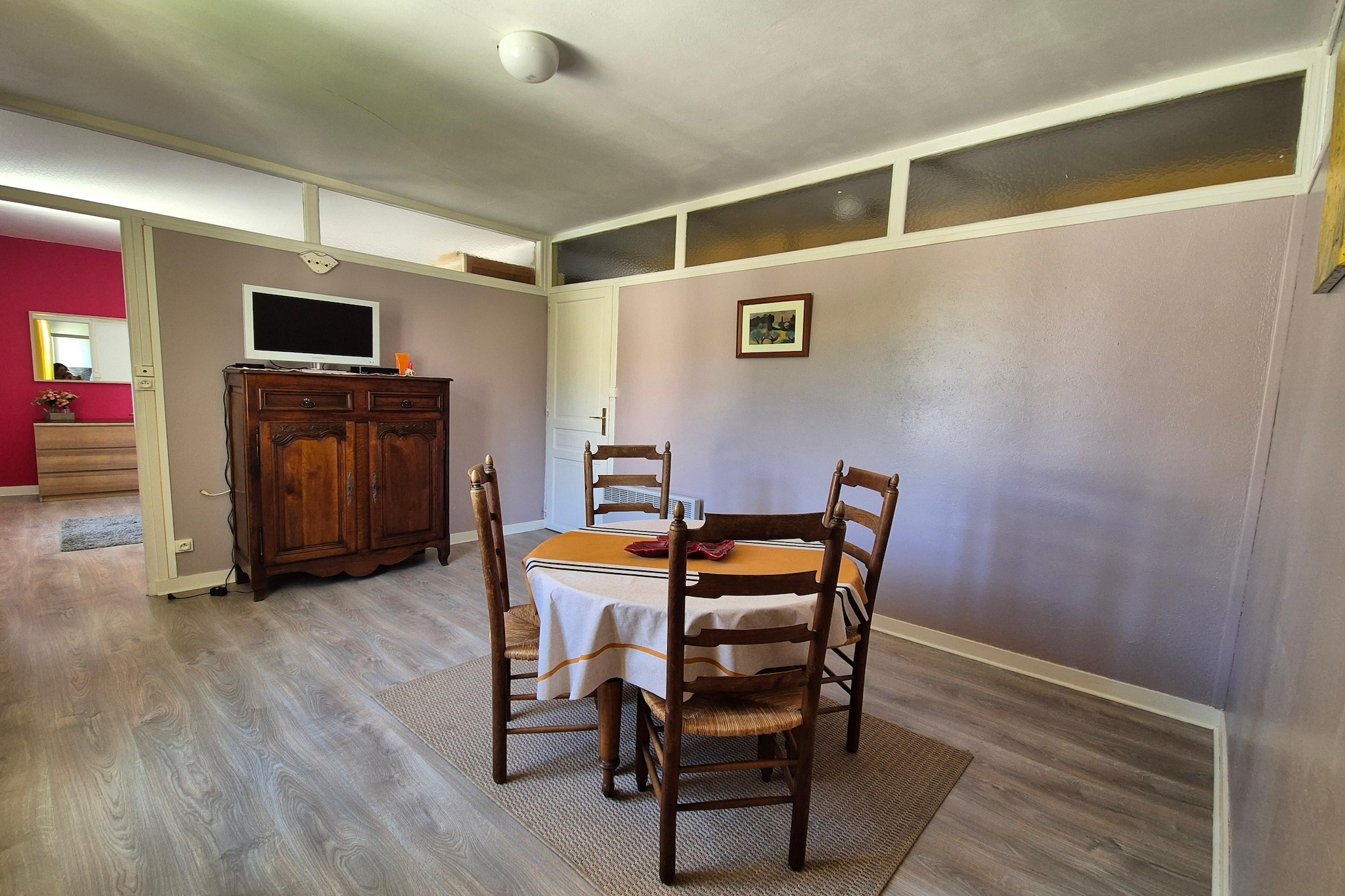 Holiday flat in Arromanches-les-Bains-Eetkamer