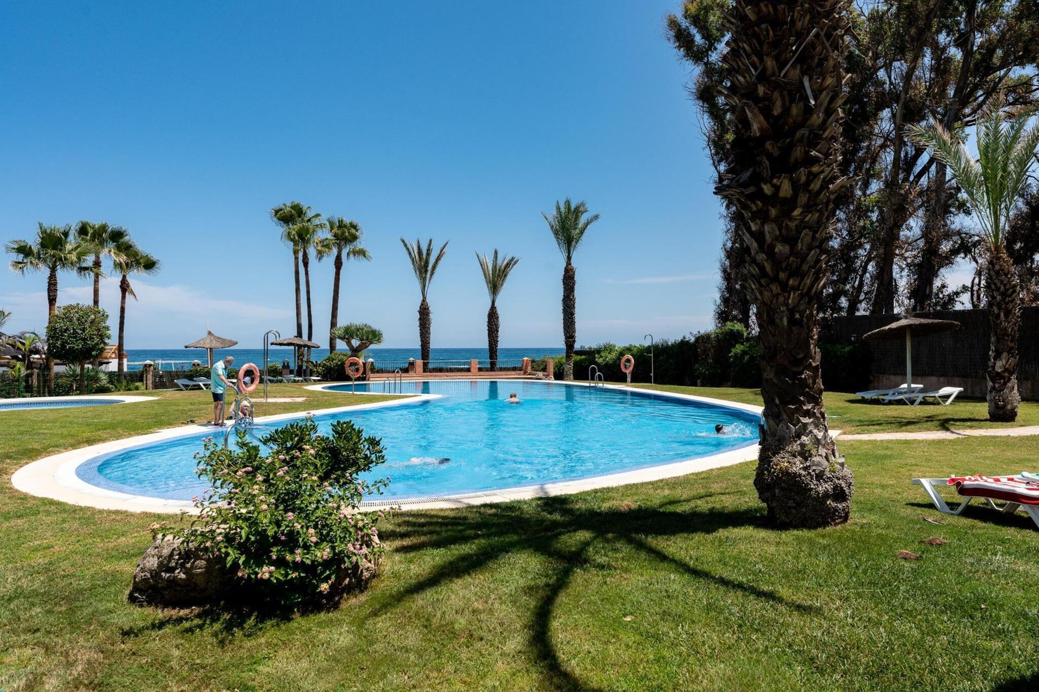 CT 240 - Beachfront Apartment -Don Juan Manilva-Piscine