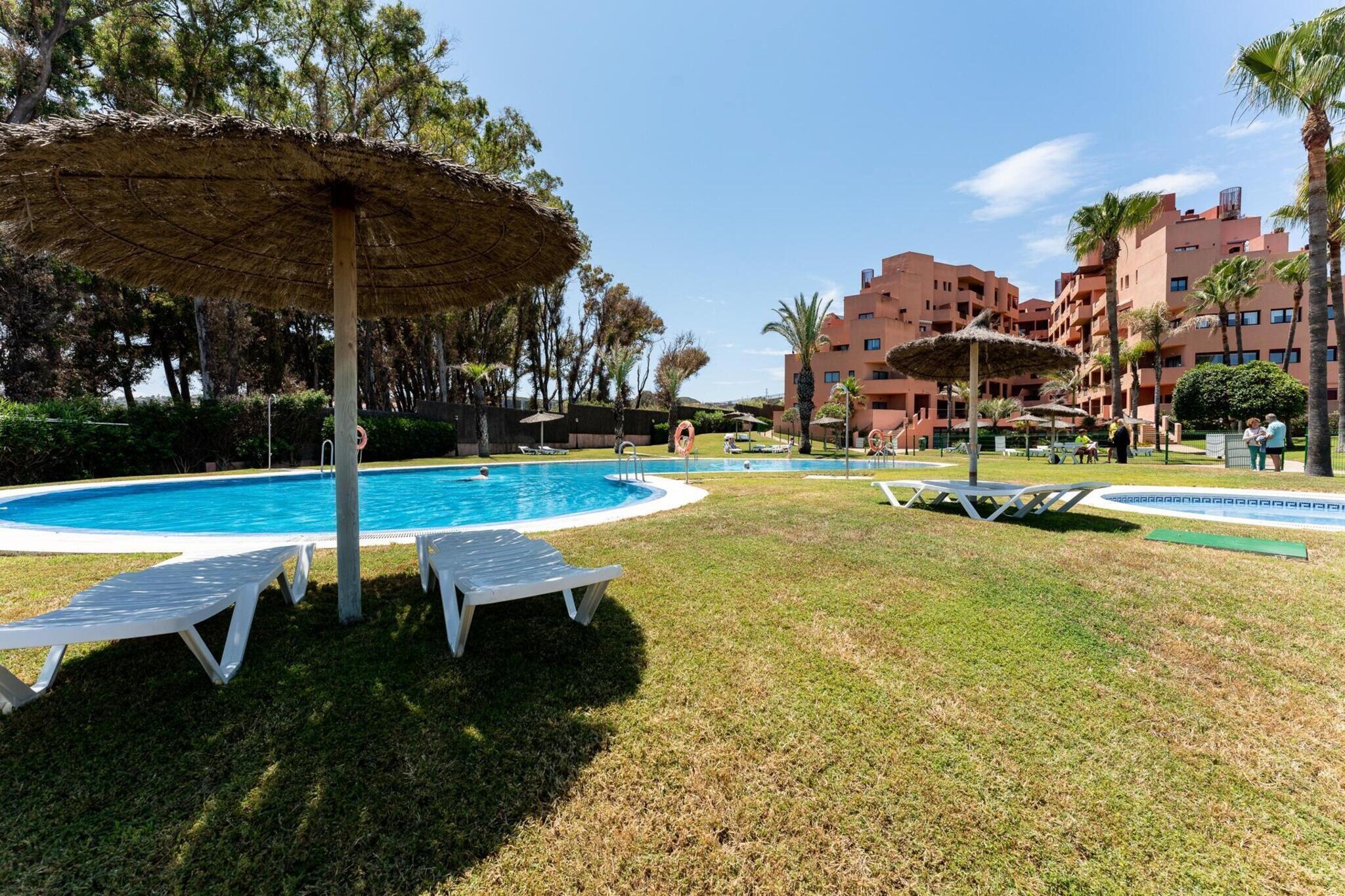 CT 240 - Beachfront Apartment -Don Juan Manilva-Piscine
