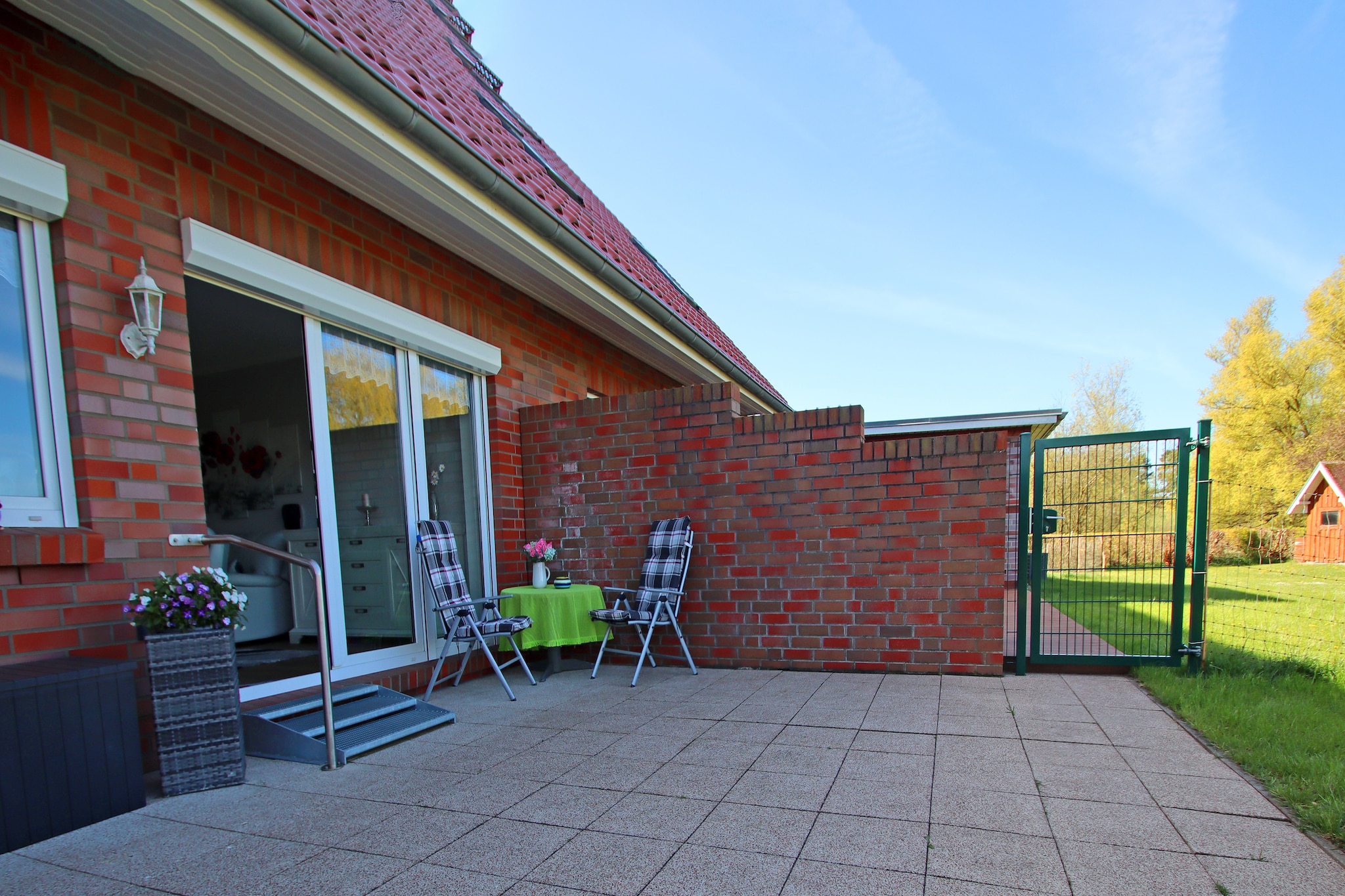 Schönes Ferienhaus in Alt Bukow Gaida - Terrasbalkon