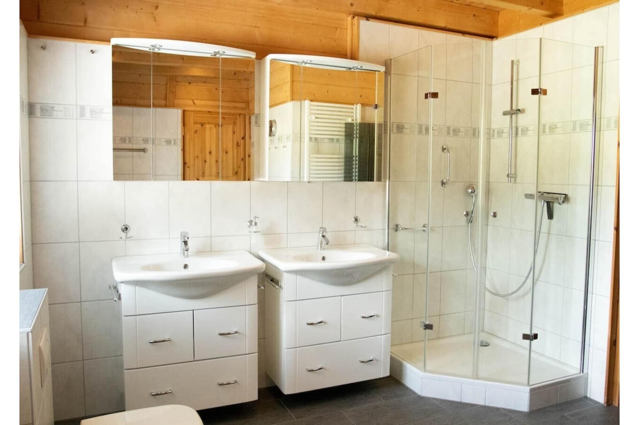 Luxus Blockhaus B-Bathroom