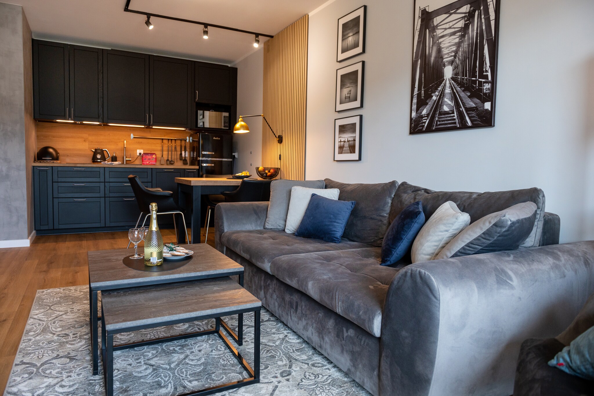 On the 2nd floor: (open kitchen(hob(2 ring stoves, induction), electric kettle, toaster, hood, coffee machine, microwave, dishwasher, fridge-freezer), Living/diningroom(double sofa bed, TV(flatscreen), dining table, streamingservice), bedroom(double bed), bathroom(shower, washbasin, toilet, washing machine, hairdryer))\n\nInternet access, Parking, Whirlpool, Massage, Fitness, Table tennis, Play area, sauna(shared with other guests), balcony, heating(central), garden furniture, swimming pool(shared with other guests, heatable, indoor, including separate children’s swimming pool (depth 50cm)), sand pit(shared with other guests), slide(shared with other guests), lift, Swing set