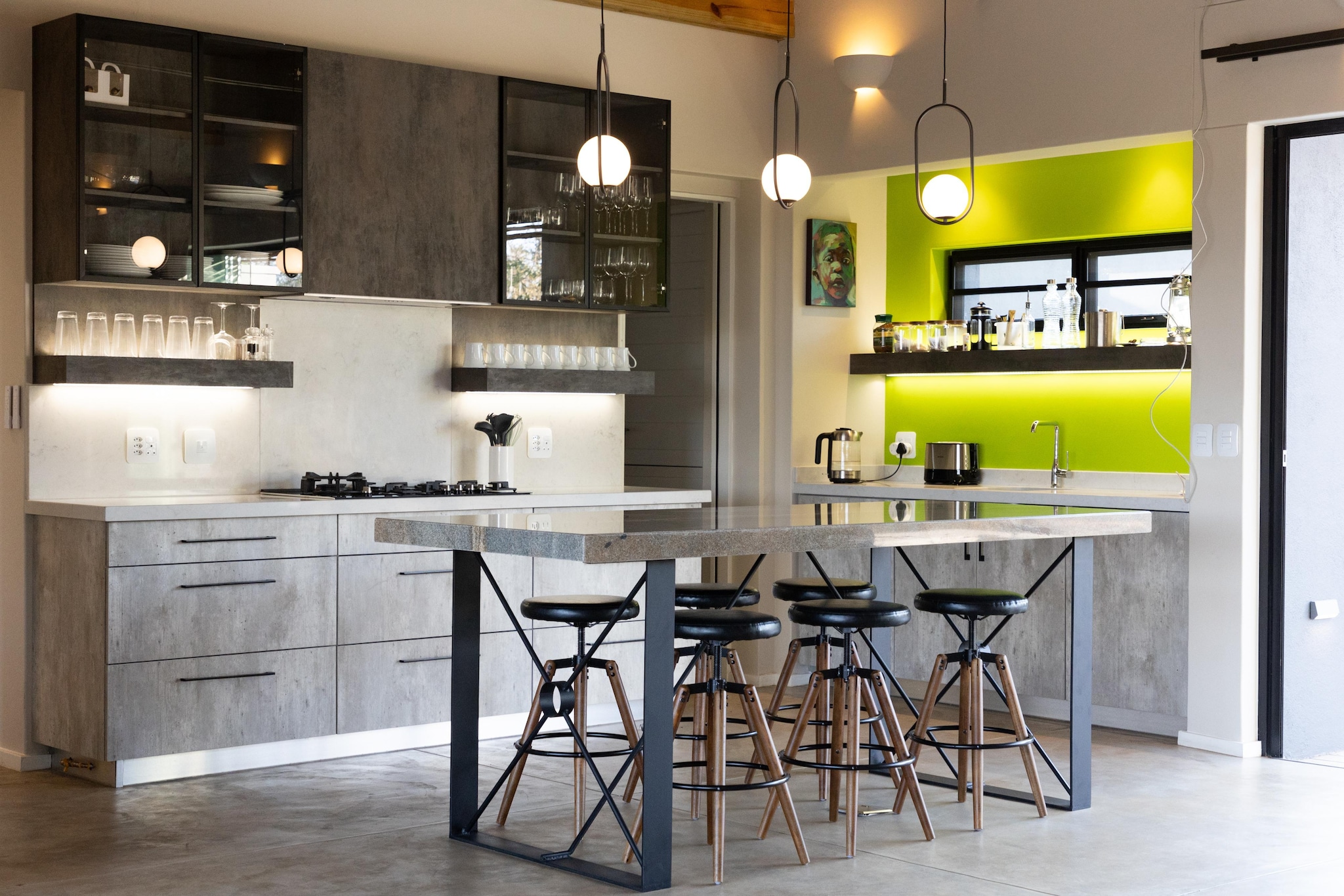 Ground floor: (open kitchen(oven, microwave, dishwasher, dishwasher, fridge, freezer), Living/diningroom(TV, dining table, seating area), Bedroom with bathroom(double bed, bath tub, shower, washbasin, washbasin, toilet), Bedroom with bathroom(double bed, bath tub, shower, washbasin, washbasin, toilet), Bedroom with bathroom(double bed, shower, washbasin, washbasin, toilet), toilet(washbasin, toilet))\n\njetty, dining table, tumble dryer, washing machine, air conditioning, terrace, garden, garden furniture, BBQ, parking, lounge set, outdoor fireplace