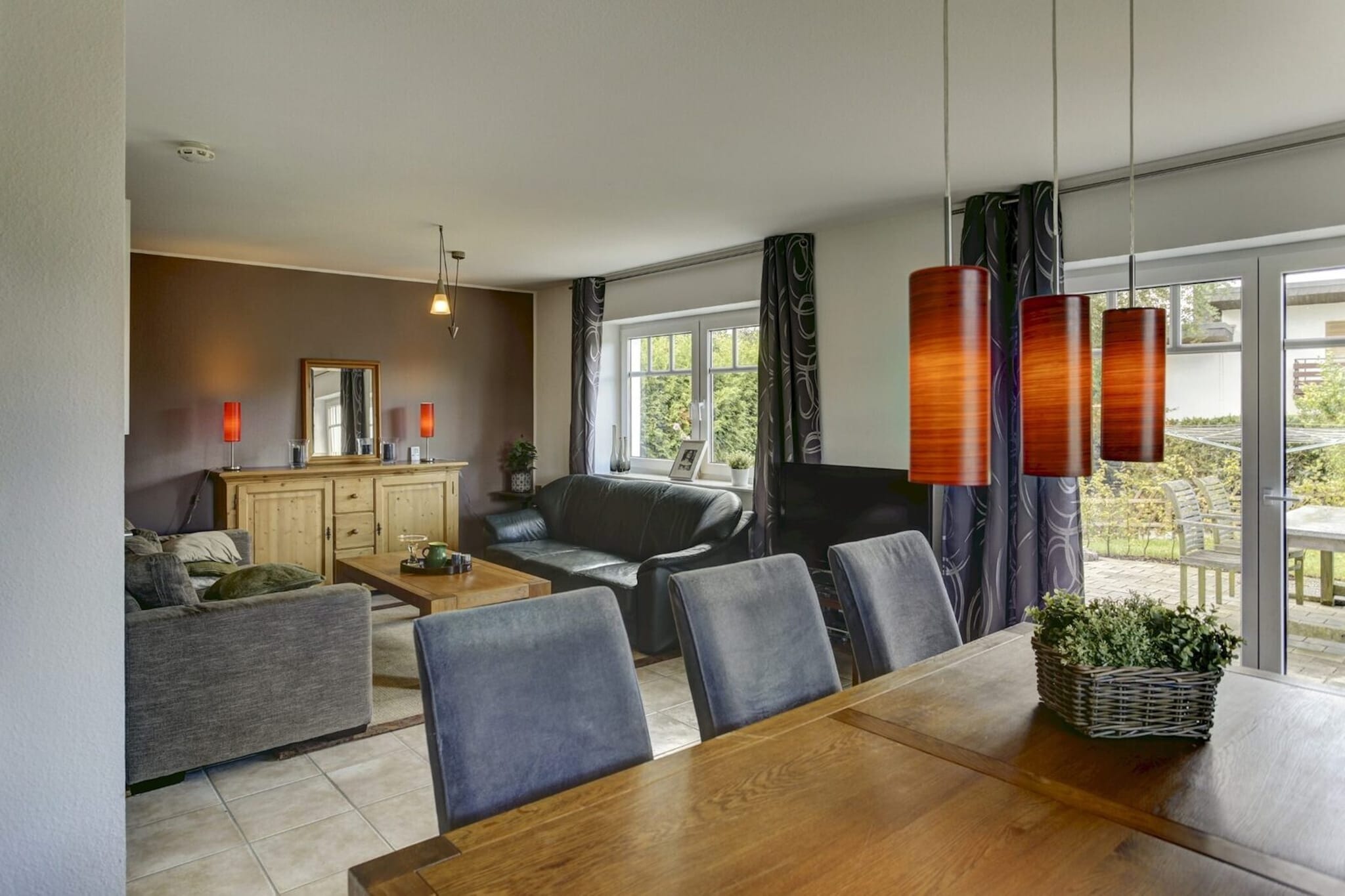 Modernes Ferienhaus mit Garten