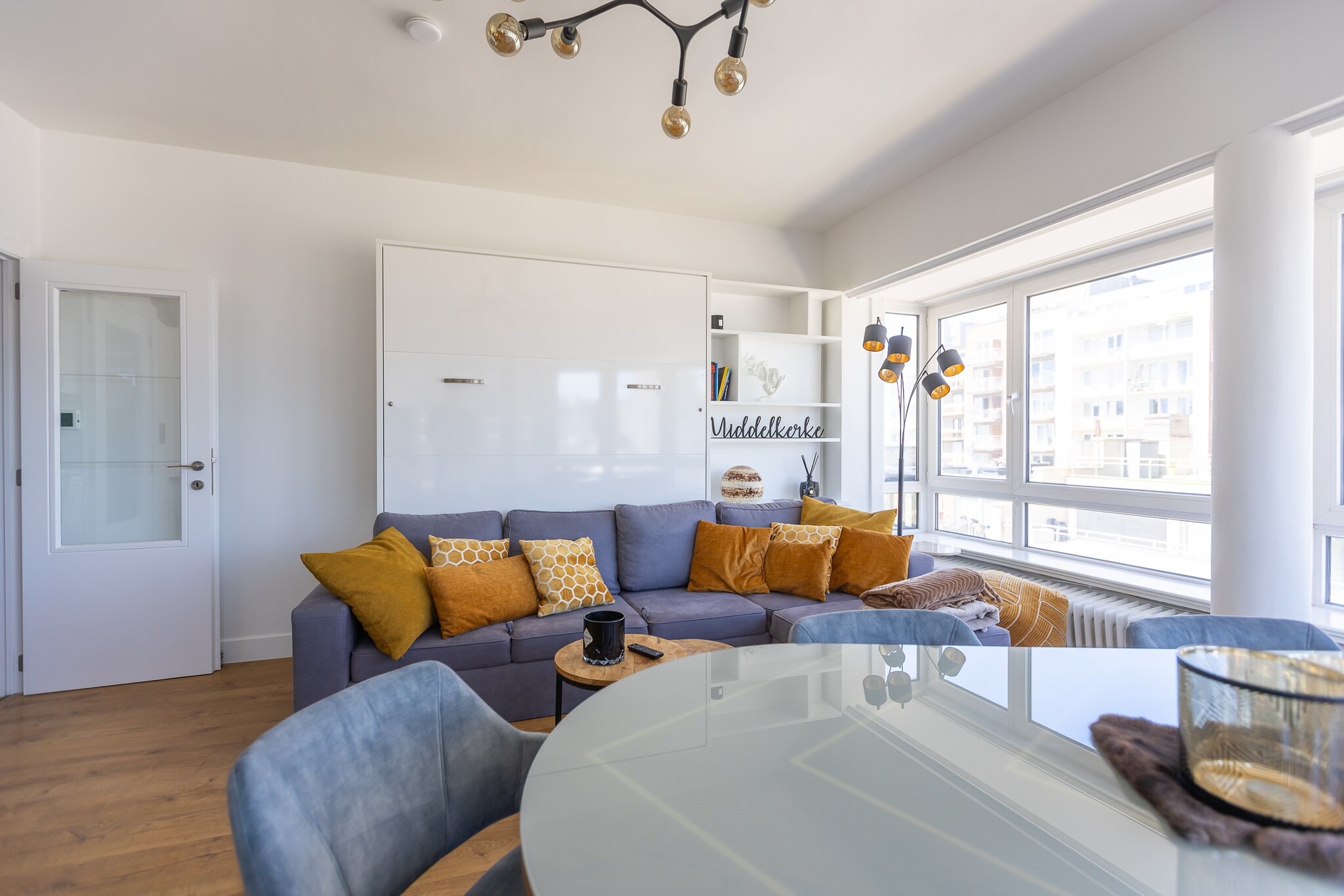 Ground floor: (Living room(double sofa bed(twin duvet, 160 x 200 cm), TV, dining table, seating area, balcony), Kitchen(coffee machine, oven, microwave, dishwasher, fridge(+ freezer)), bedroom(double bed(twin duvet, 180 x 200 cm)), bedroom(double bed(twin duvet, 180 x 200 cm)), bathroom(shower), toilet(guest toilet), storage, Internet access, washing machine, lift)