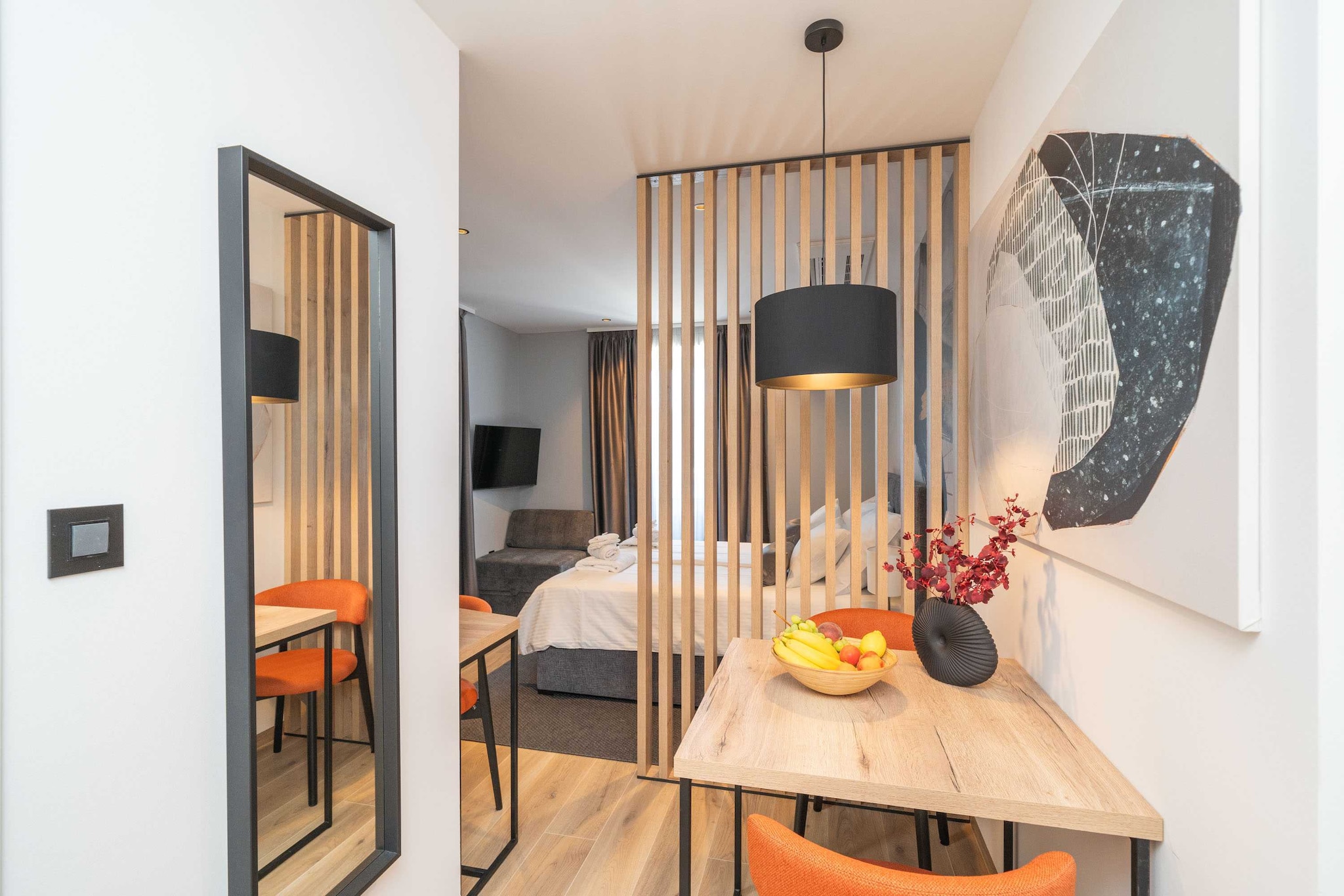 Apartments Villa Royale are located in Cavtat, a quiet little town with rich cultural and historical heritage, beautiful beaches and scenery, just 20 minutes ride to Dubrovnik's Old Town.

This location is perfect for guests who love to enjoy the sun and the sea, being close to Dubrovnik, but far enough to avoid the crowds and keep their peace and privacy. 

It offers five units which are air-conditioned and provided free WiFi

Luggage storage before check in and after check out are available.

This studio apartment with Sea View features free WiFi, air-conditioning and SAT Smart LCD TV, kitchenette and a private bathroom. Hairdryer and baby cot are also on guests disposal.

The property is located in Cavtat, a town located 21 km southeast of Dubrovnik. The city is known for its beaches, lovely nature and the many ancient Illyrian necropolises dotted around the area. The nearest beach is located 200 m away from the property. Market. restaurant, bus station, pharmacy, restaurant, bar and supermarket - all can be found in 150 m range.

The nearest bus station is located 150 m away from the property. Dubrovnik Airport is located 6 km away from the property.