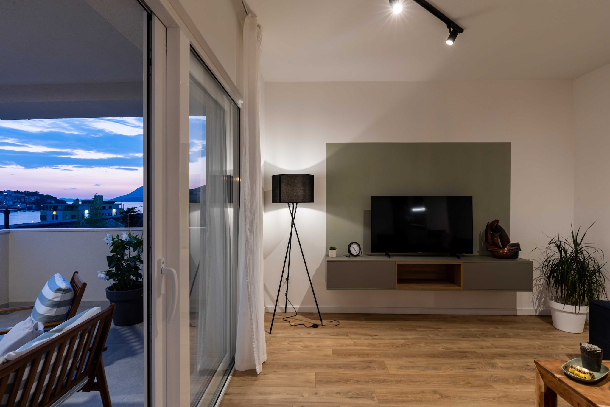 Apartments aMare - Three Bedroom Apartment with Balcony and Sea View