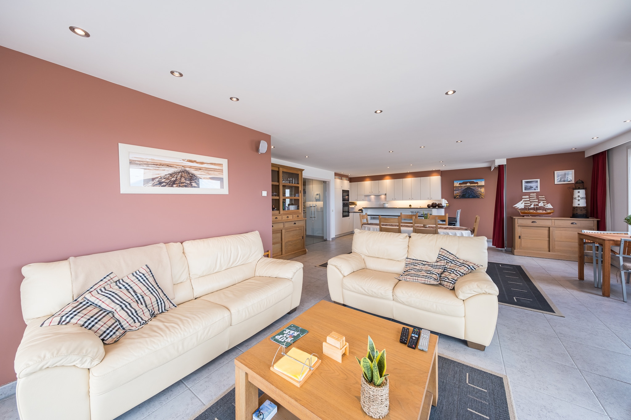 Ground floor: (Living room(TV, dining table, seating area, radio, balcony), Kitchen(electric kettle, coffee machine, oven, microwave, dishwasher, fridge, freezer, Juicer), bedroom(double bed(140 x 200 cm)), bedroom(double bed(140 x 200 cm)), sleeping niche(bunk bed(175 x 180 cm)), bathroom(bath tub, shower, hairdryer), bathroom(shower), storage, garage, Internet access, tumble dryer, washing machine, terrace, parking, lift)