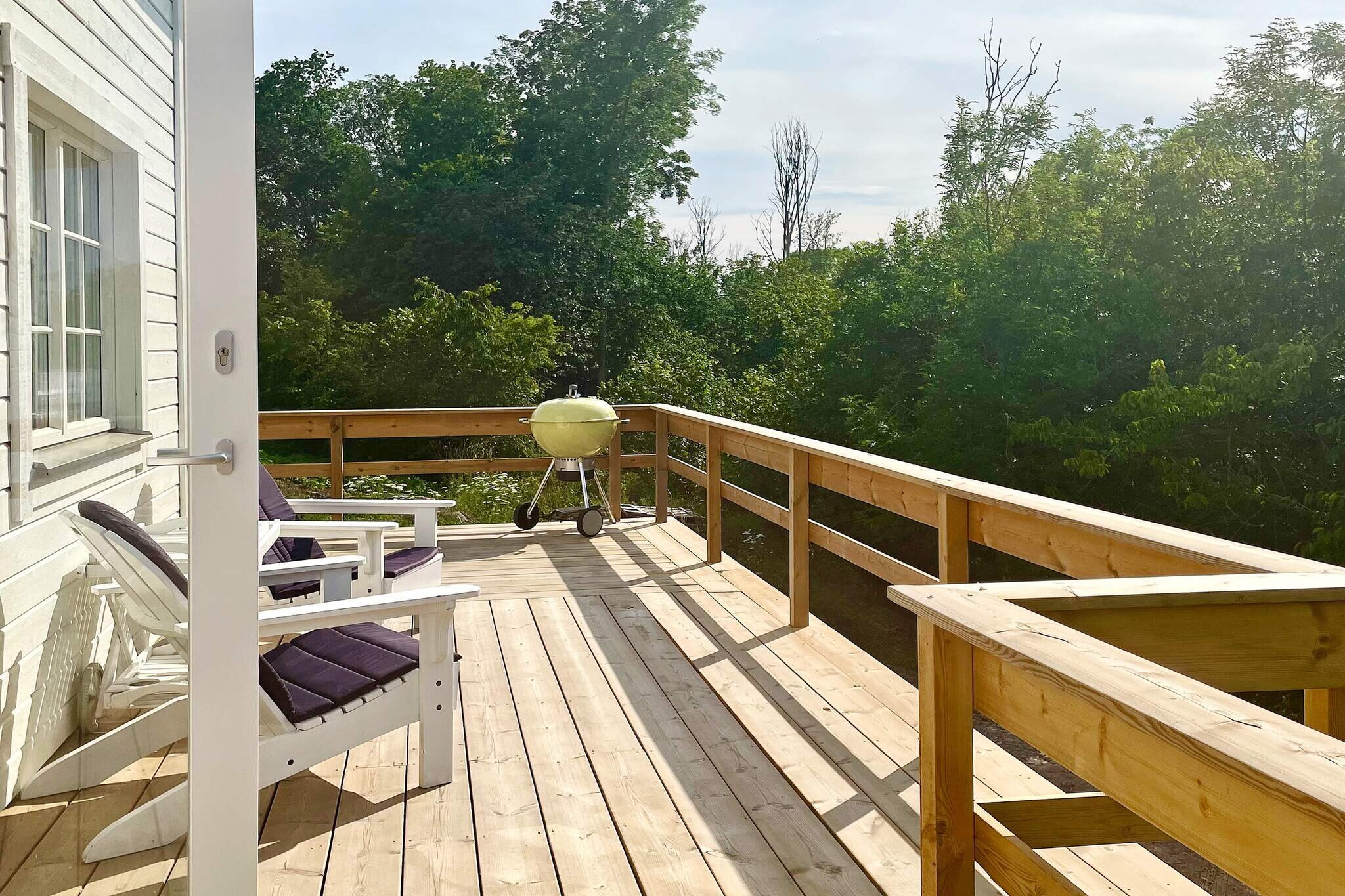 Internet Access DSL, Kitchen(stove(induction), coffee machine, oven, microwave, fridge-freezer), Living/bed room(chromecast), bedroom(double bed), bedroom(double bed), bathroom(washbasin, shower, toilet, washing machine), balcony, garden furniture, parking, air to water heatpump