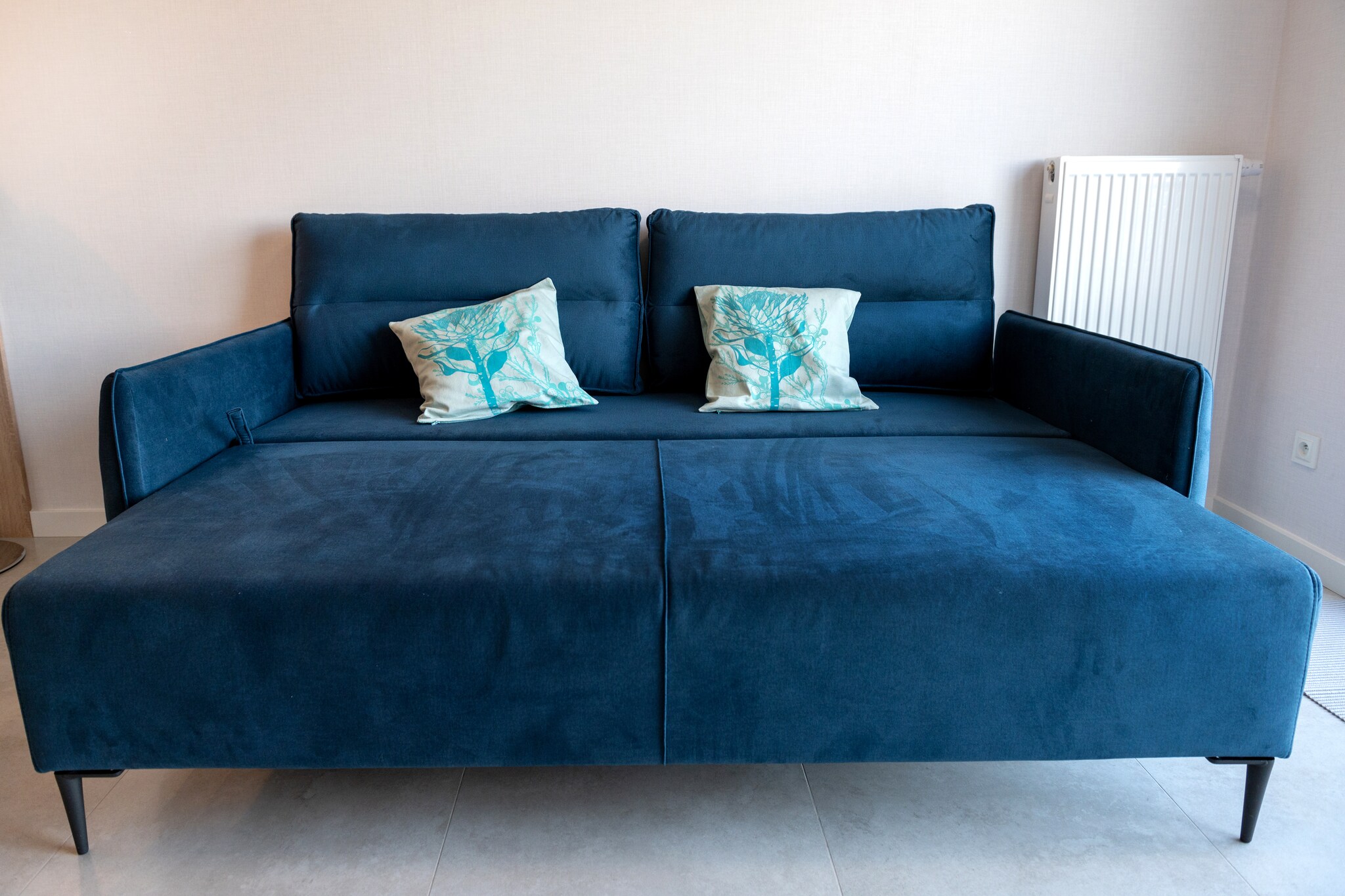 On the 2nd floor: (open kitchen(electric kettle, toaster, hood, coffee machine, microwave, dishwasher, fridge-freezer, washing machine), Living/diningroom(double sofa bed, TV(flatscreen), dining table(6 persons)), bedroom(double bed), bathroom(shower, washbasin, toilet, hairdryer))\n\nOn the 3rd floor: (bedroom(single bed, single bed, TV(flatscreen)))\n\nInternet access, Parking, heating(central), terrace(8 m2), garden furniture, sun loungers, high chair, ironing board, iron, baby crib(free)