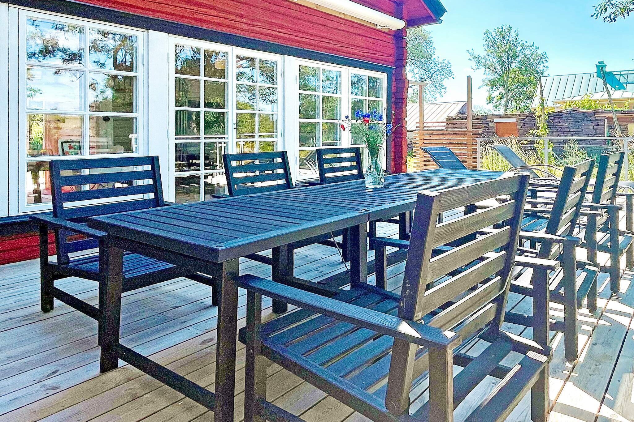 Internet Access DSL, Kitchen(stove(induction), coffee machine, oven, microwave, dishwasher, fridge-freezer, water from well), Living/bed room(TV(swedish TV channels)), bedroom(double bed), bedroom(2x single bed), bedroom(single bed), bathroom(washbasin, shower, toilet), balcony, garden furniture, parking, deckchairs, geothermal energy, air to air heatpump