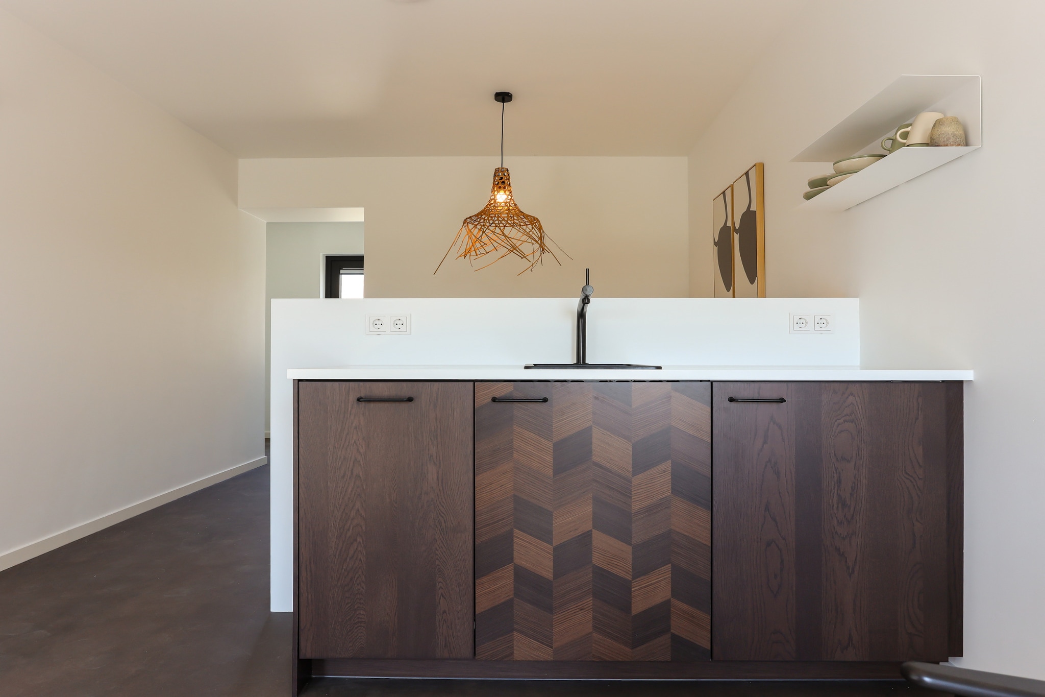 Ground floor: (Kitchenette(electric kettle, dishwasher, electric hot plates), Living/bed room(double bed, seating area), bathroom(shower, washbasin, toilet), air conditioning)\n\nterrace, garden, parking