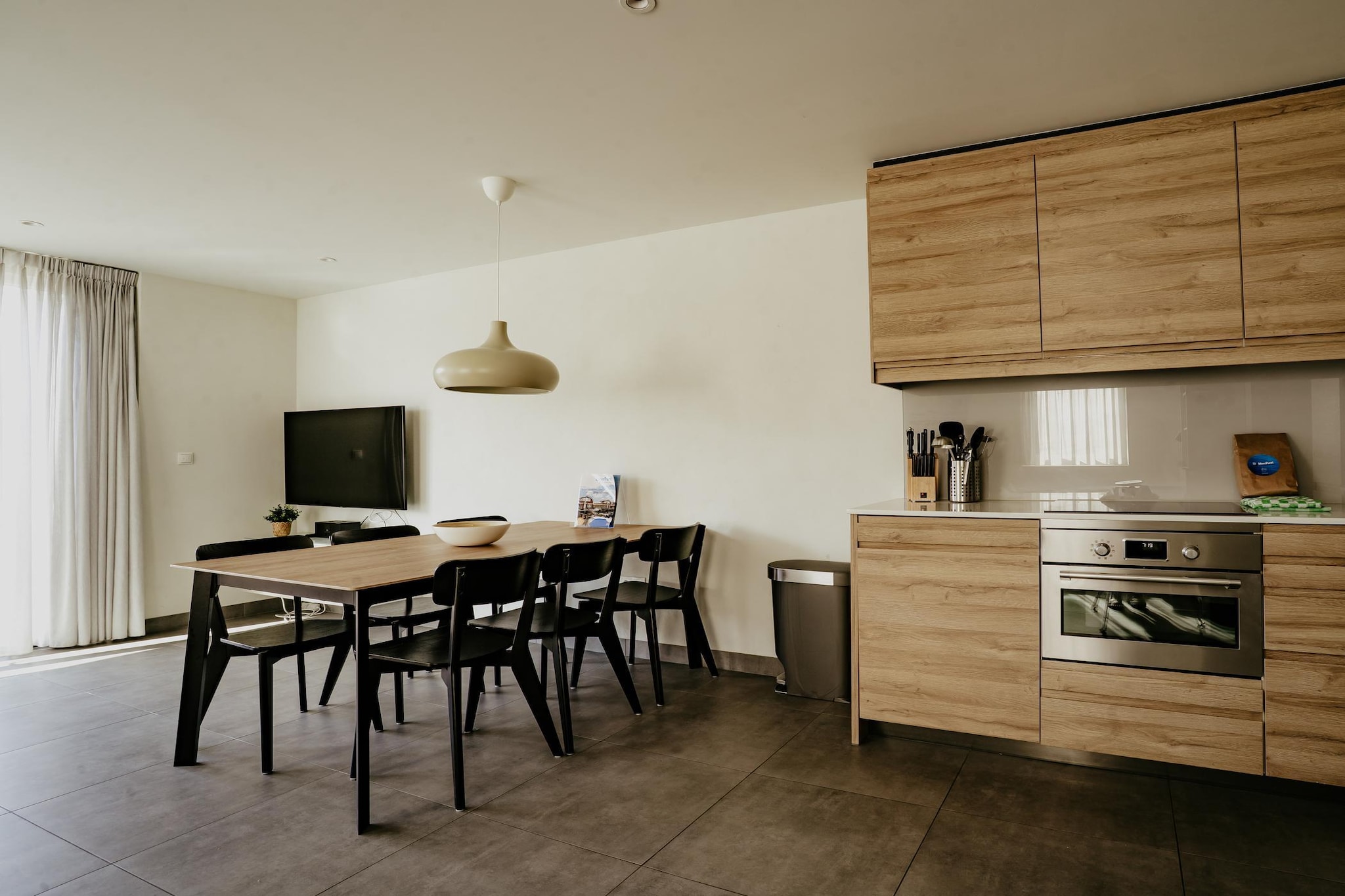 Waterside Escape with Easy Access