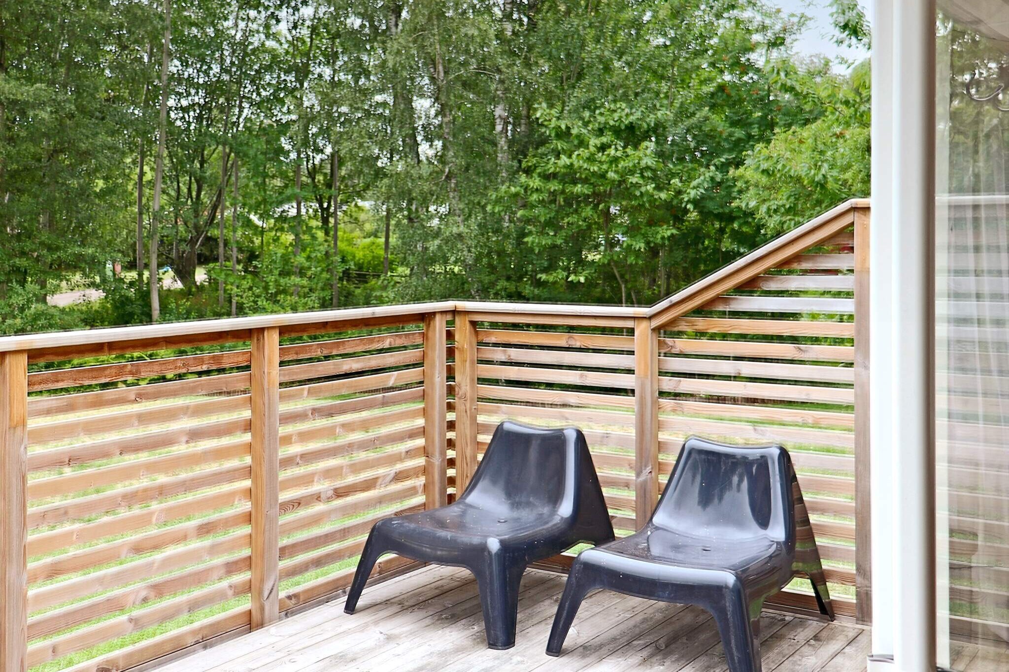 Kitchen(cooker(electric), hood, coffee machine, microwave, fridge-freezer), Living/bed room(double folding bed, TV(swedish TV channels), game computer), bedroom(single bed, 2x bunk bed), bathroom(washbasin, shower, toilet, washing machine), balcony, heating(electric), terrace, garden, garden furniture, parking, air to air heatpump