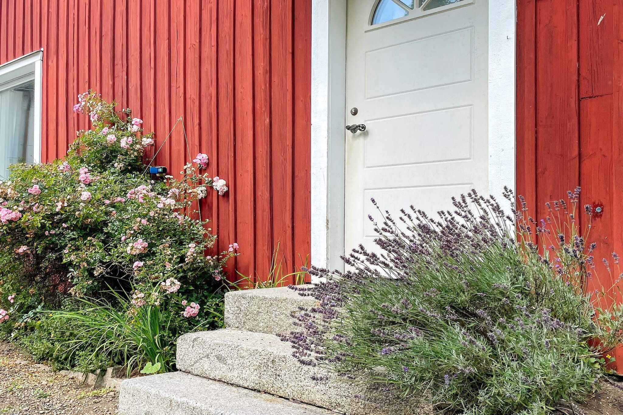 Kitchen(cooker(electric), coffee machine, microwave, dishwasher, fridge-freezer, washing machine), Living/bed room, Living/bed room(single bed, single folding bed), bedroom(double bed), bathroom(washbasin, shower, toilet), balcony, heating(electric), garden, garden furniture, parking