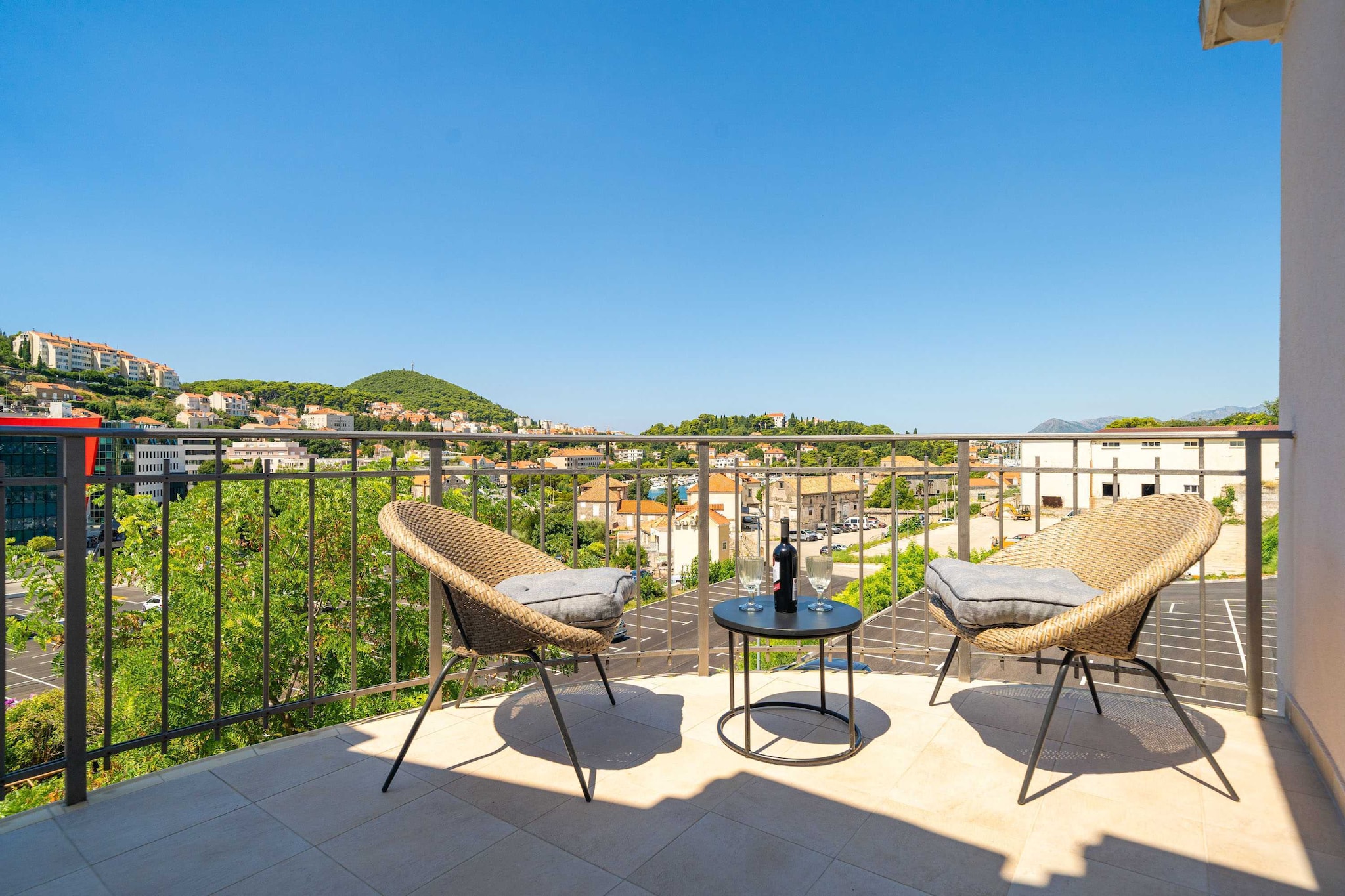 Apartments Villa Aura - Duplex studio with Balcony and shared swimming pool-Terras