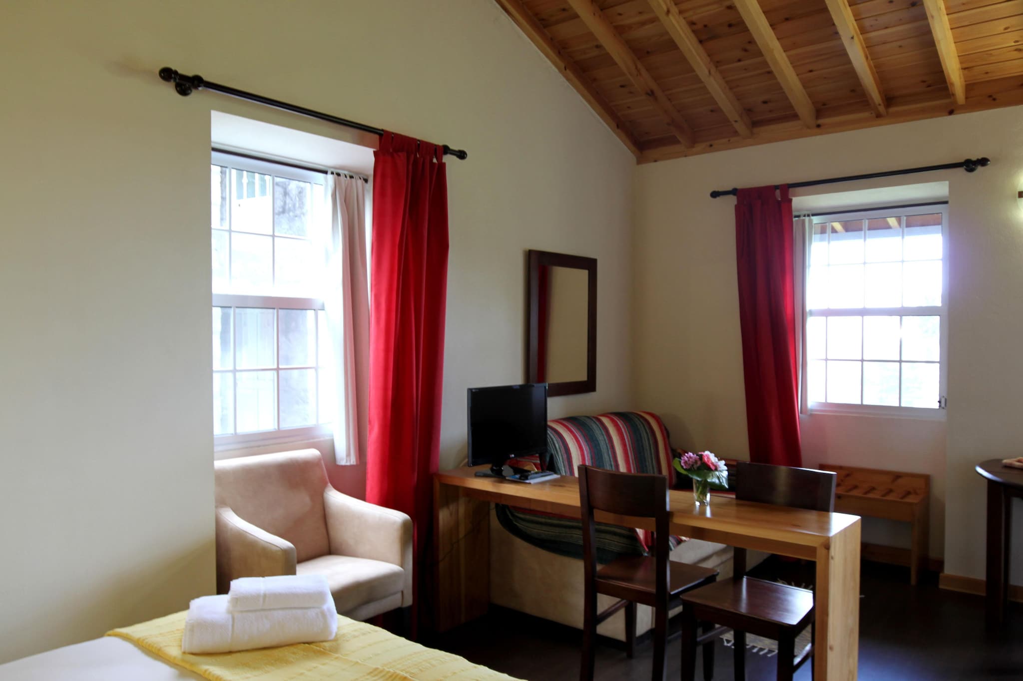 Cozy Semi-Detached Holiday House
