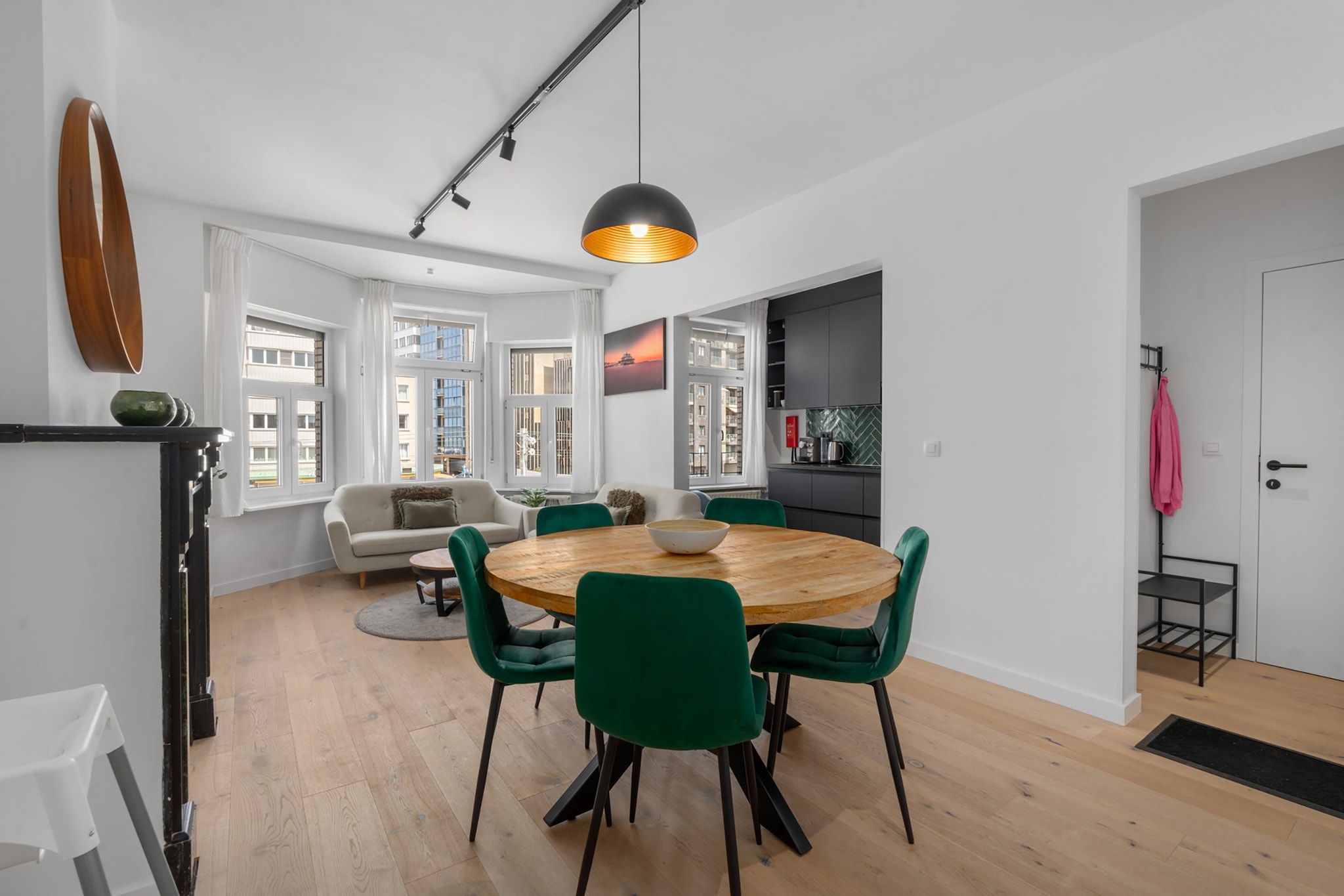 Just 100 meters from the beach, this ground-floor apartment on A. Ruzettelaan 39 in Blankenberge offers a spacious and family-friendly retreat for up to 6 guests. With three bedrooms, two with double beds and one with a bunk bed, it’s perfect for families or groups seeking comfort and convenience by the sea. The bright living room includes a TV, dining area, and cozy seating space for relaxing after a day at the coast.
The fully equipped kitchen features a dishwasher, oven, microwave, and coffee machine, making home-cooked meals a breeze. A modern bathroom with a shower and hairdryer, a separate guest toilet, and thoughtful extras like a washing machine, children’s bed, high chair, and ironing facilities ensure a comfortable stay. WiFi is included throughout the apartment.
Located in a quiet yet central area of Blankenberge, you’re just a short walk from the seafront, shops, and train station (800 m). With attractions like the Casino (200 m) and Sea Life Blankenberge (1.5 km) nearby, this apartment is a perfect base for a relaxing and well-connected coastal holiday.